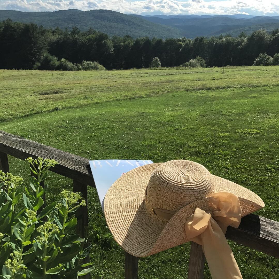 #Relaxing and catching up on reading on the last day of the Vermont vacation #vermontvacation #govermont #vermontoutdoors #harpersbazaarus #confidentlyelegant #summervacation #summerinvermont #nycblogger #nyclifestyleblogger #vermontcountryside #coun