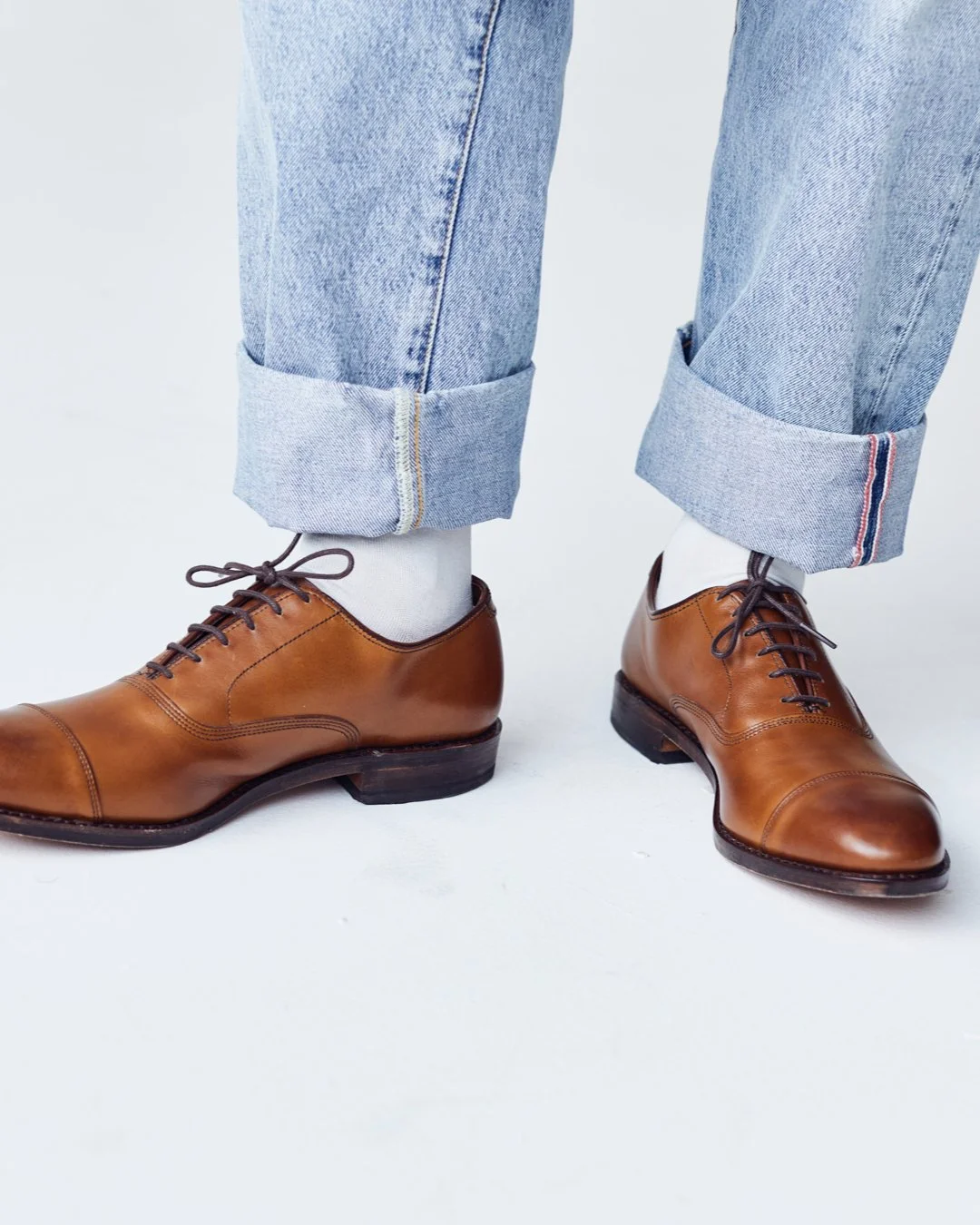 Steve Gonzales - 33Slide 04 - Close Shoe.jpg