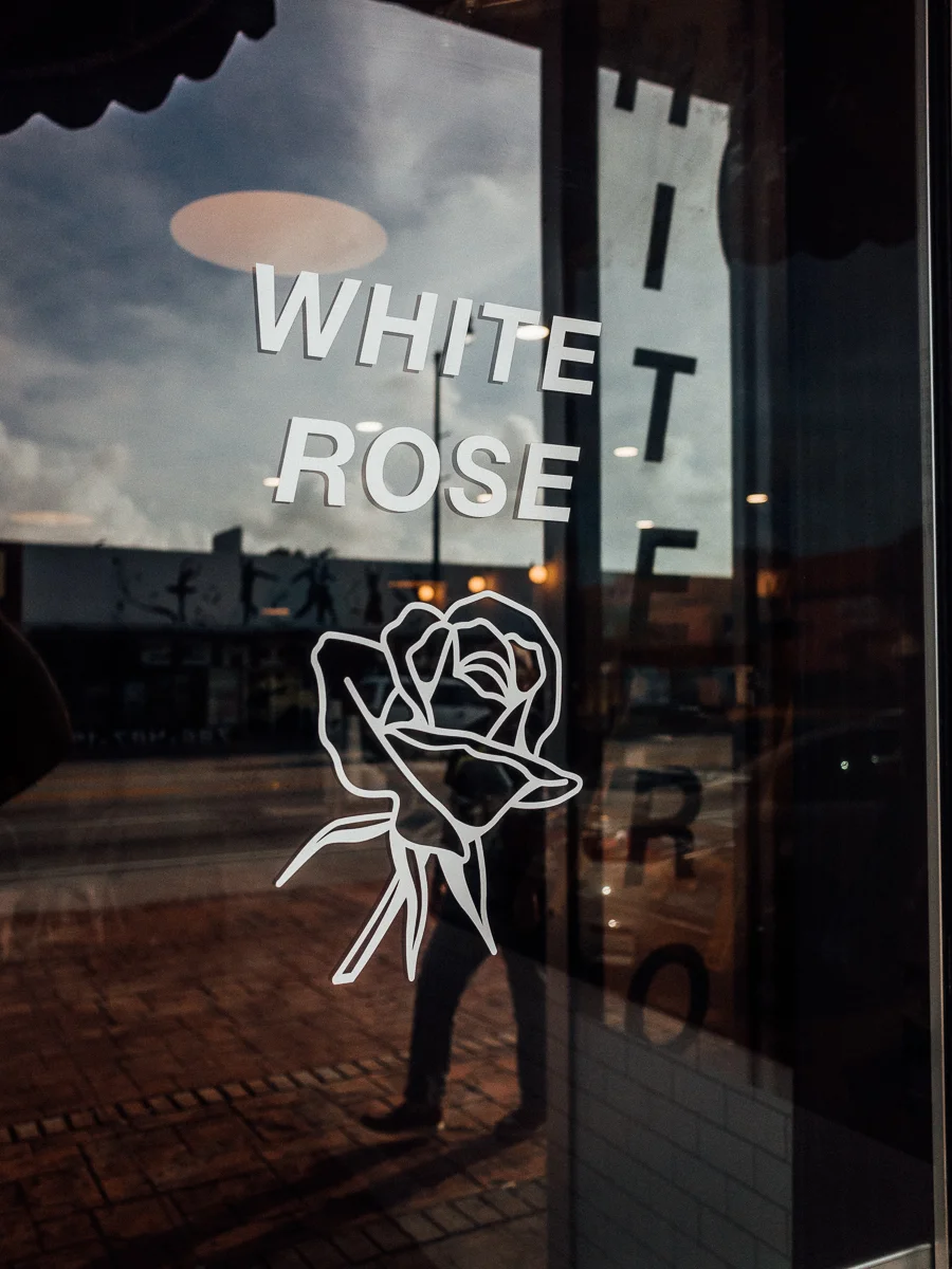 FLYING_PYRAMIDS_WHITE_ROSE-0072326.jpg