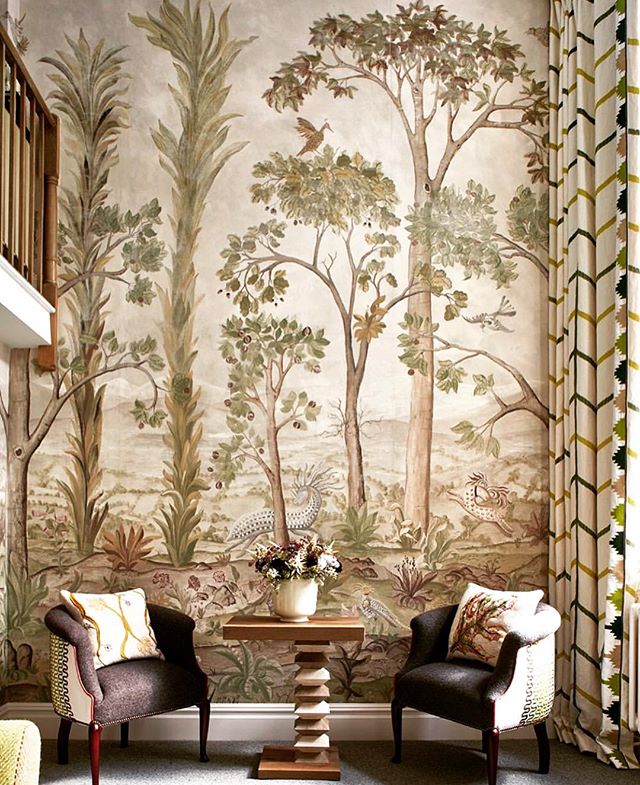 Another one of @melissawhiteuk jaw dropping bespoke wall covering for @firmdale_hotels. @melissawhiteuk must be one of the most talented painters in the industry and we just hope and pray that an opportunity to commission a bespoke piece will come ou