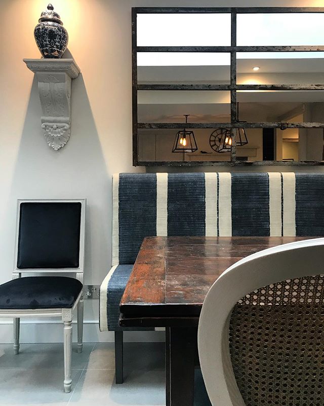 So excited to see the kitchen in our most recent project coming together and especially excited to see the banquette seating covered in @andrewmartin_int fabric finally in situ 🌟🌟🌟 stay posted for the finished photos coming soon!
&bull;
&bull;
&bu