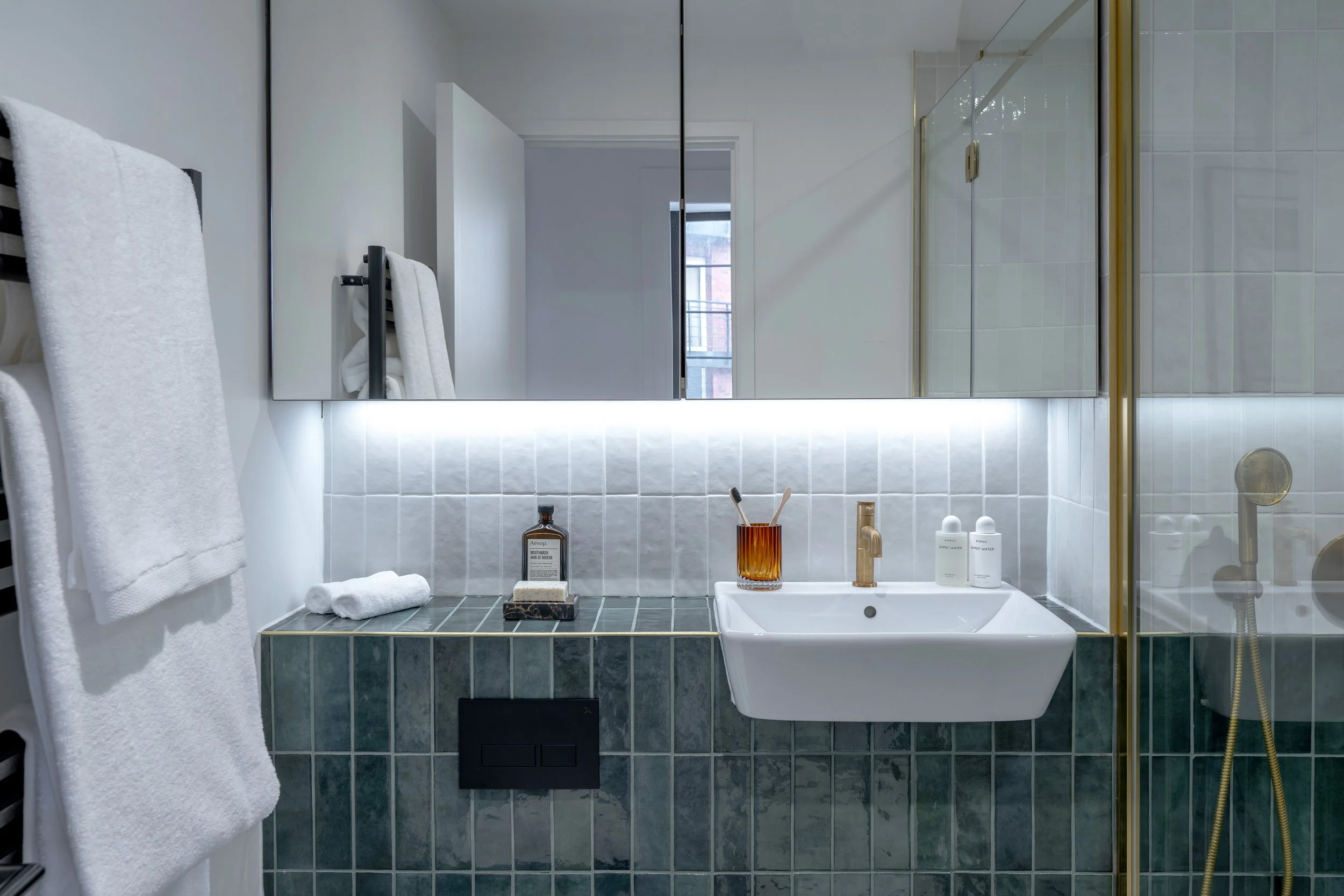 Lockside_ShowFlat-55.jpg