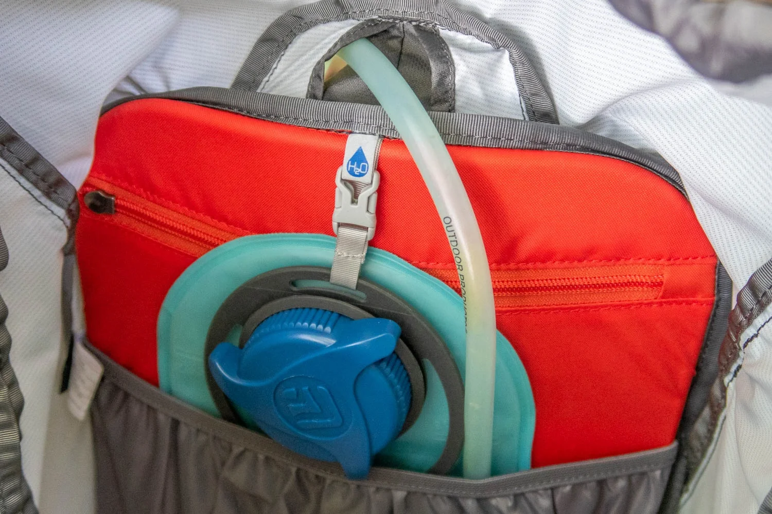 internal hydration sleeve with UNIVERSAL buckle