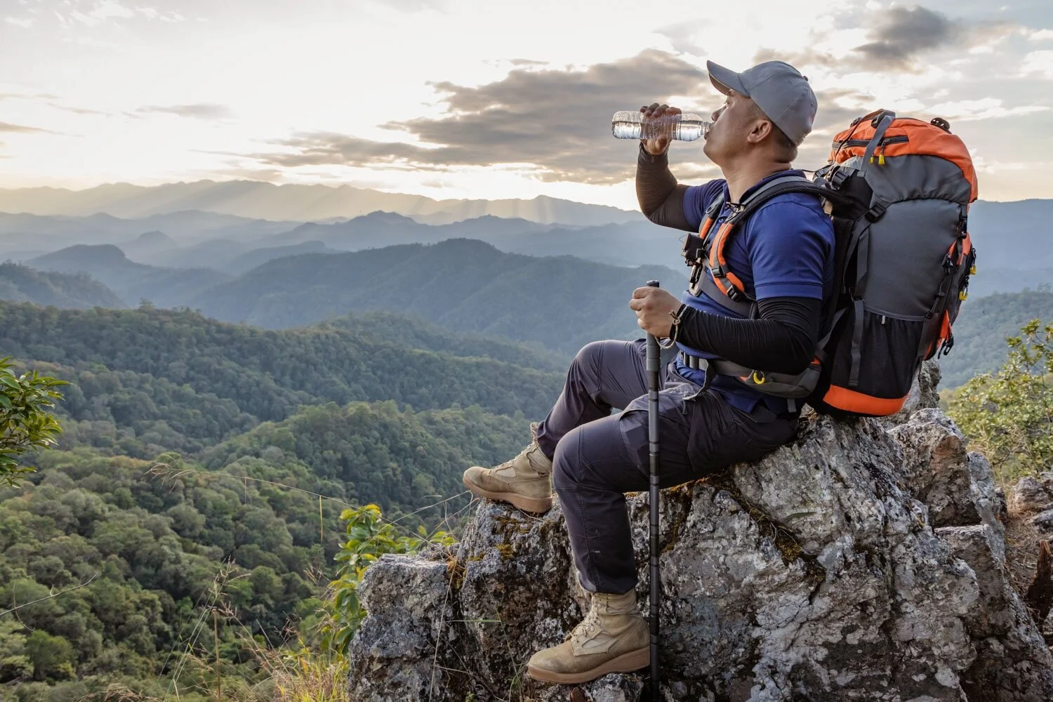 When Backpacking How Much Water Should I Carry? โ Into the Backcountry