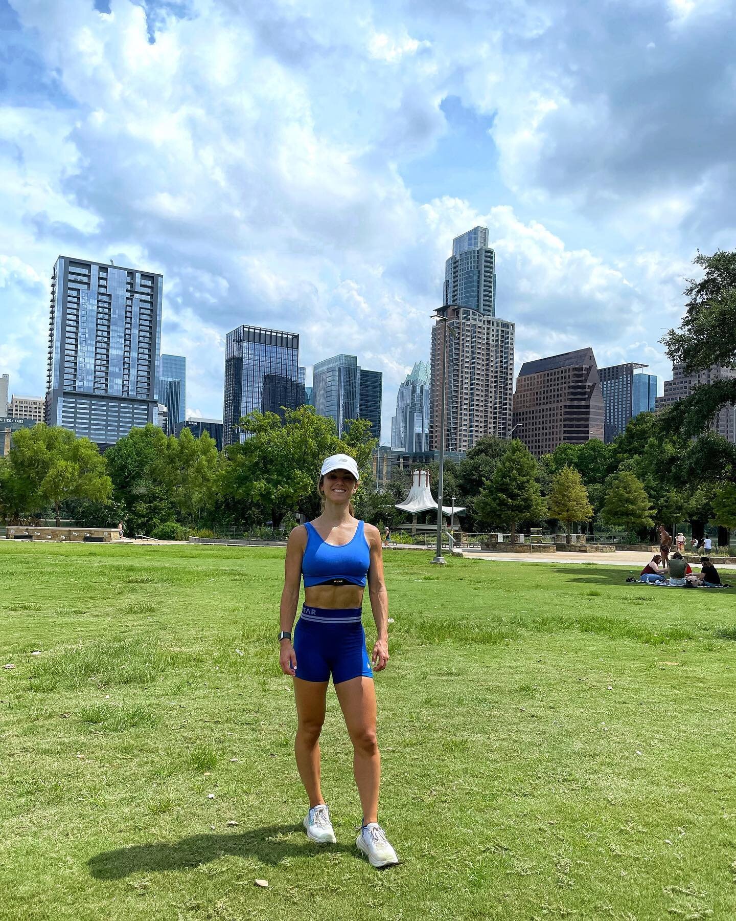 Slowing down to speed up // Got in a lucky 7 miles today righttt before the crazy ATX thunderstorm 🙌🏻 My focus while running lately has been all about slowing down. This means the majority of my runs have been 2-3 min/mile slower than my usual aver