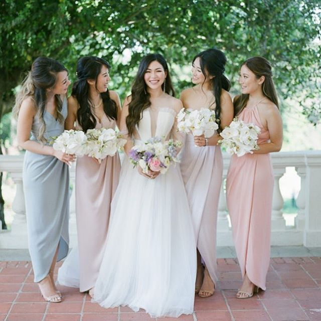 I just ❤️ everything about this photo! 
Bride | @facesbyemily 
Bridal Party | @facesbyames 
Planner Stylist| @cali_smittenkiss 
Photographer | @jeremychouphotography 
Florist |  @vofloraldesign 
Rentals | @thechiavariguys