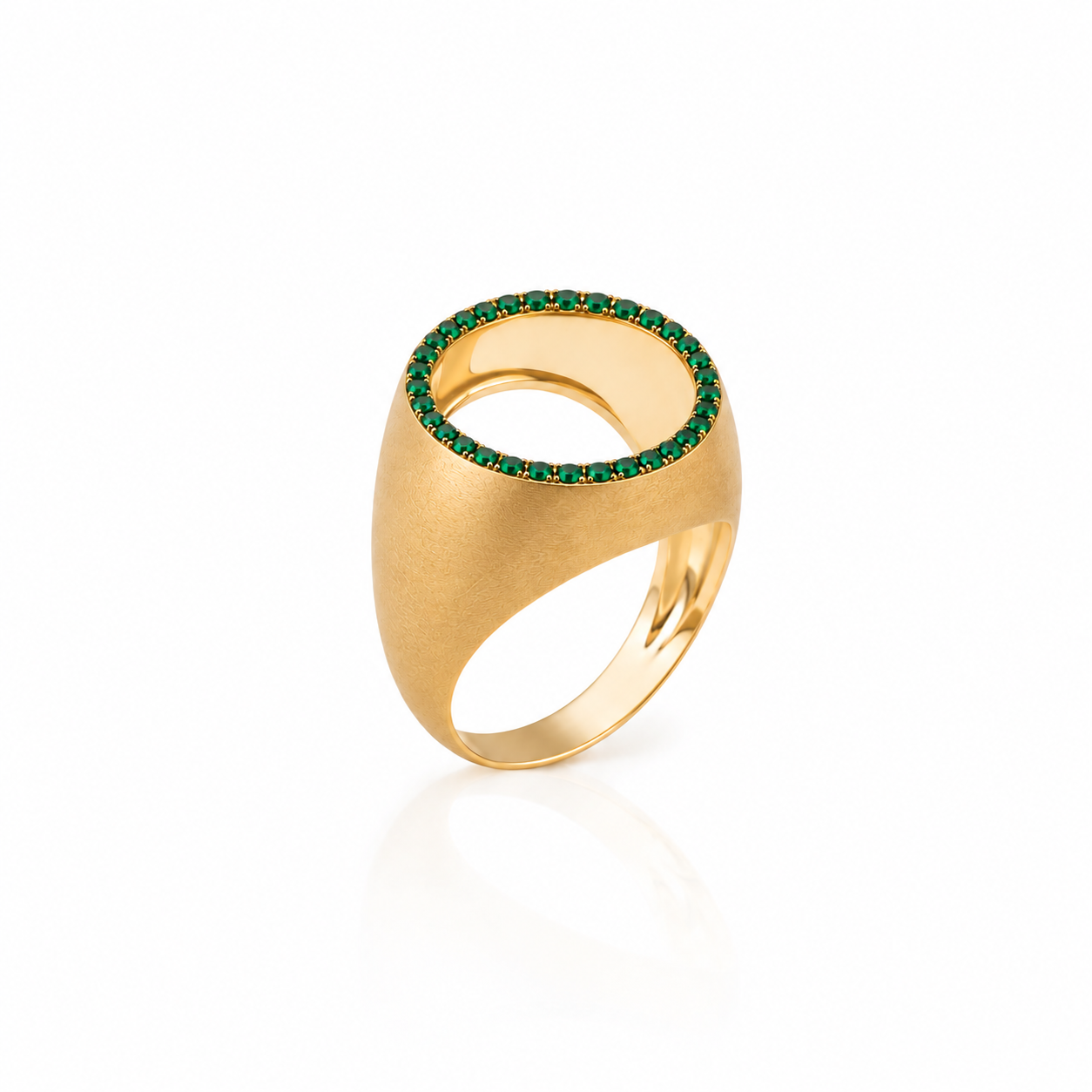 emerald round space ring.png