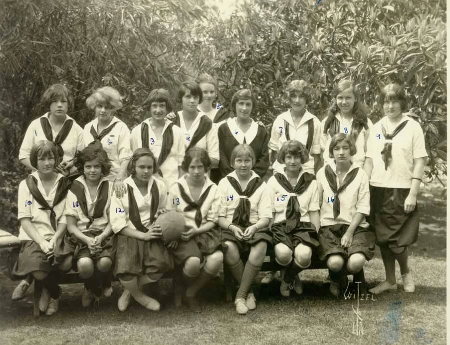 Class picture from the Hollywood School for Girls where Head taught French and Art. 