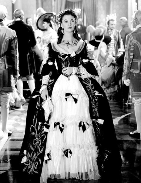 rene hubert joseff that-hamilton-woman-1941-vivien-leigh.jpg