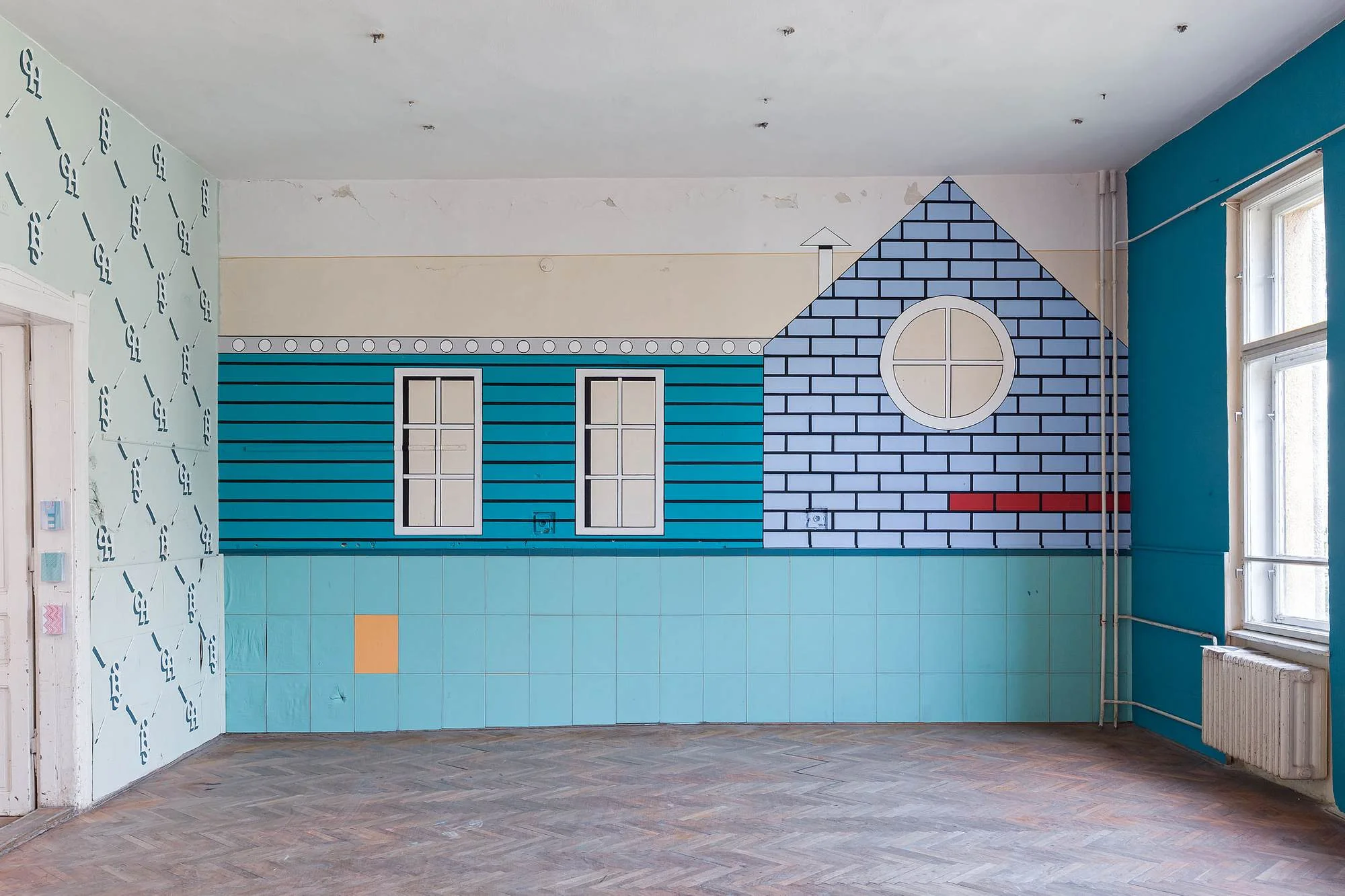 Office Kovacs, Instant Elevation, 12 Walls Exhibition, Veszprém, Hungary, 2018.jpg