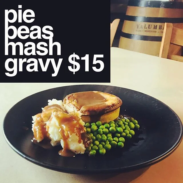 Cold day? Hot pie will fix it! #coldday  #hotpie #sportieshotel #launcestoneats #launcestonpubs #tasmania #pubmeals