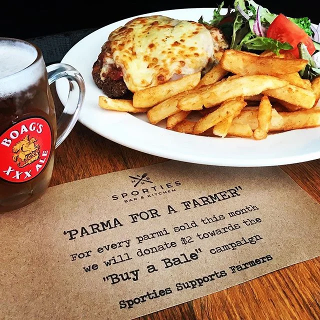 Sporties has joined the &ldquo;Parma for a Farmer&rdquo; campaign👍 #launcestoneats #sportieshotel #parmaforafarmer #parmi #parmiarmy #pubfood