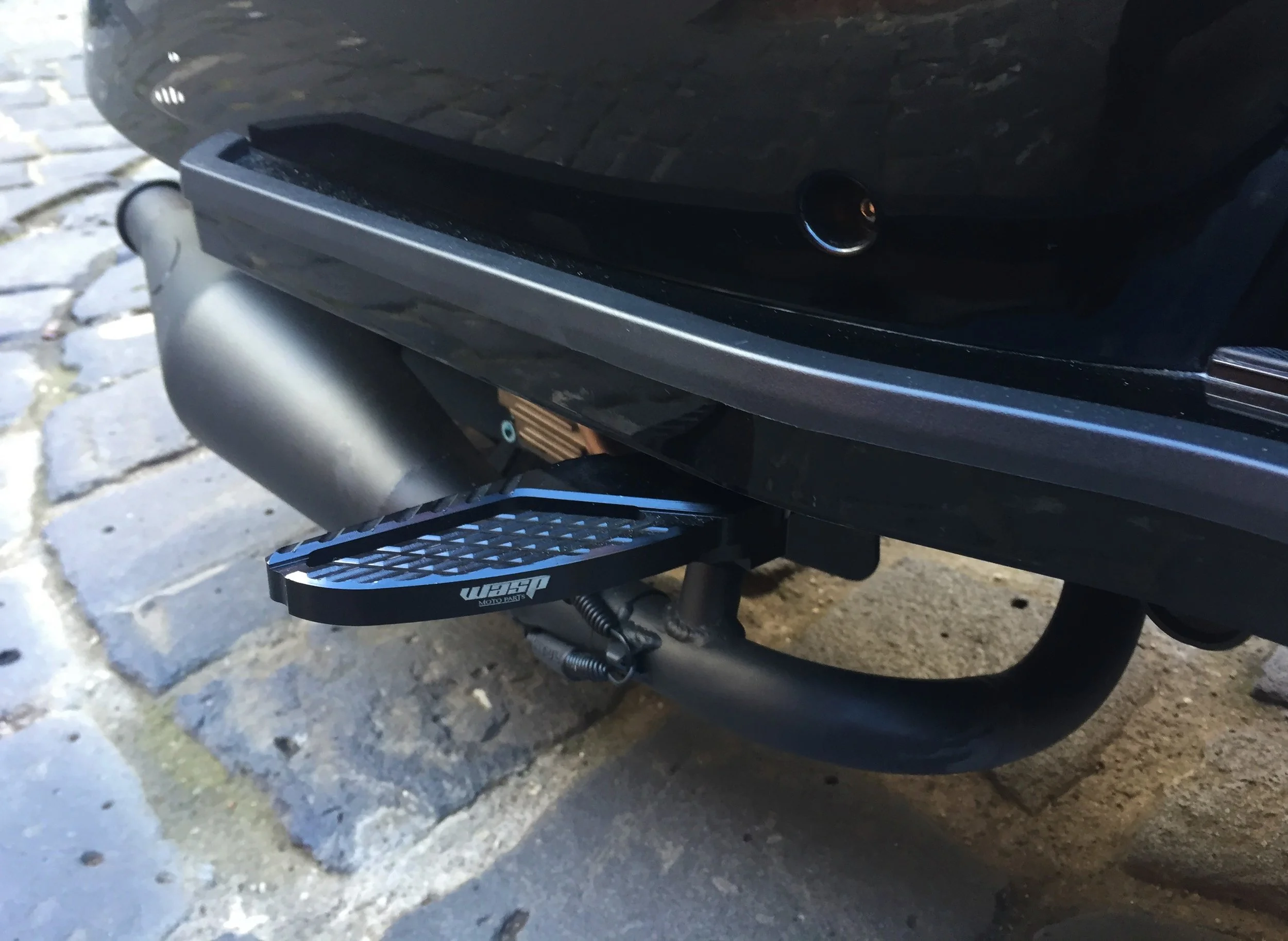 Footpegs 2.JPG