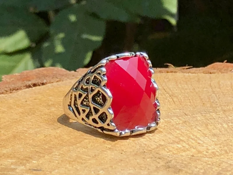 Red Jade mens gemstone ring 'Keen Dean'
