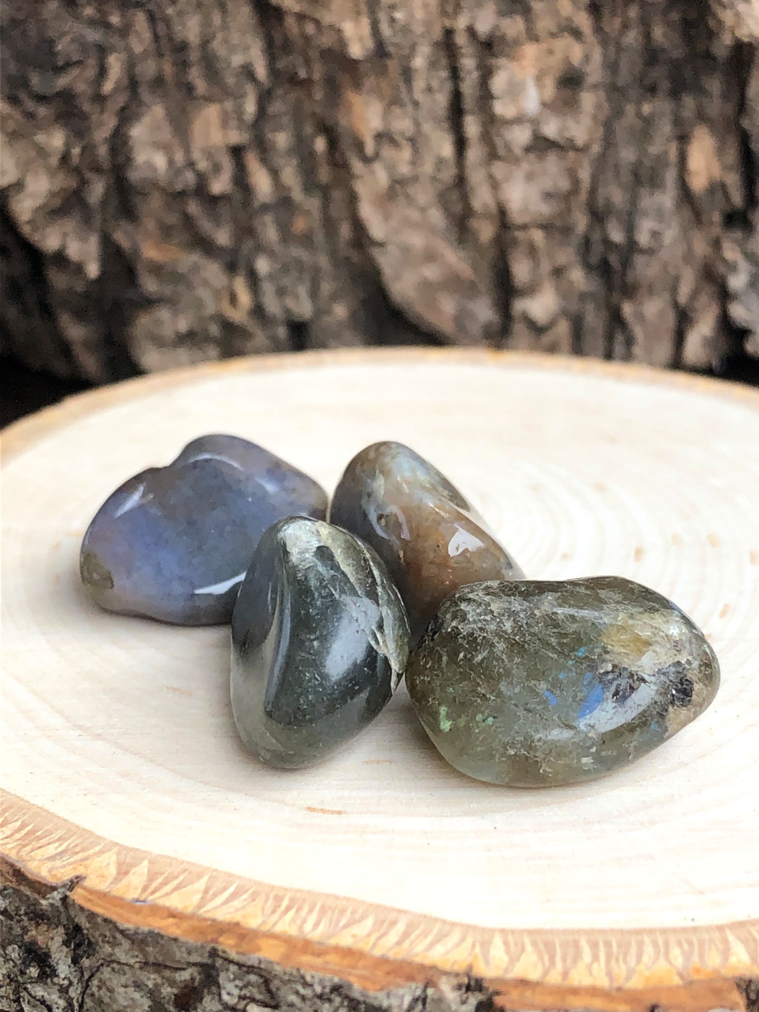 Labradorite gemstones
