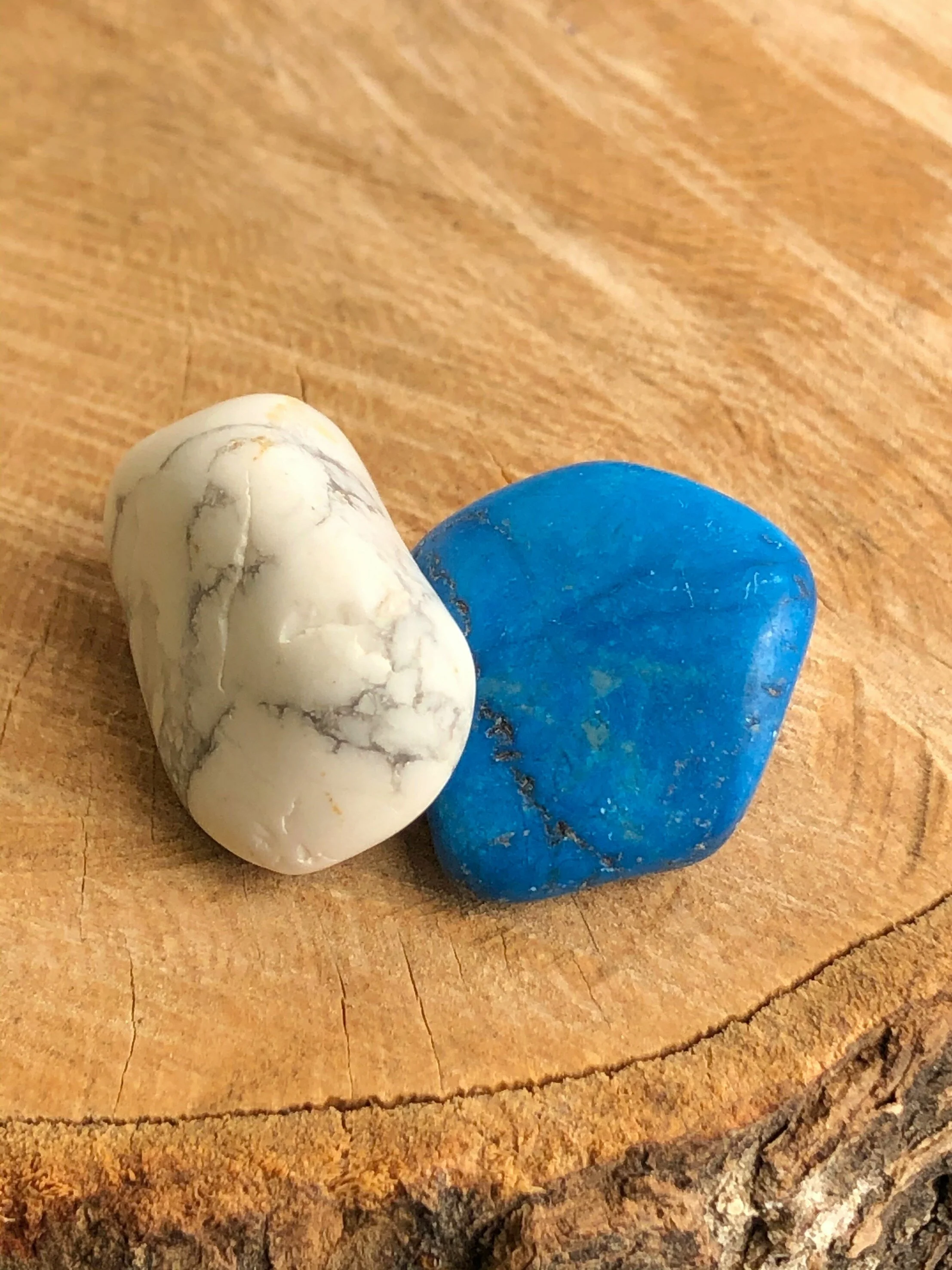 Howlite Pocket Stones Gemstones for Awareness and Self-Expression