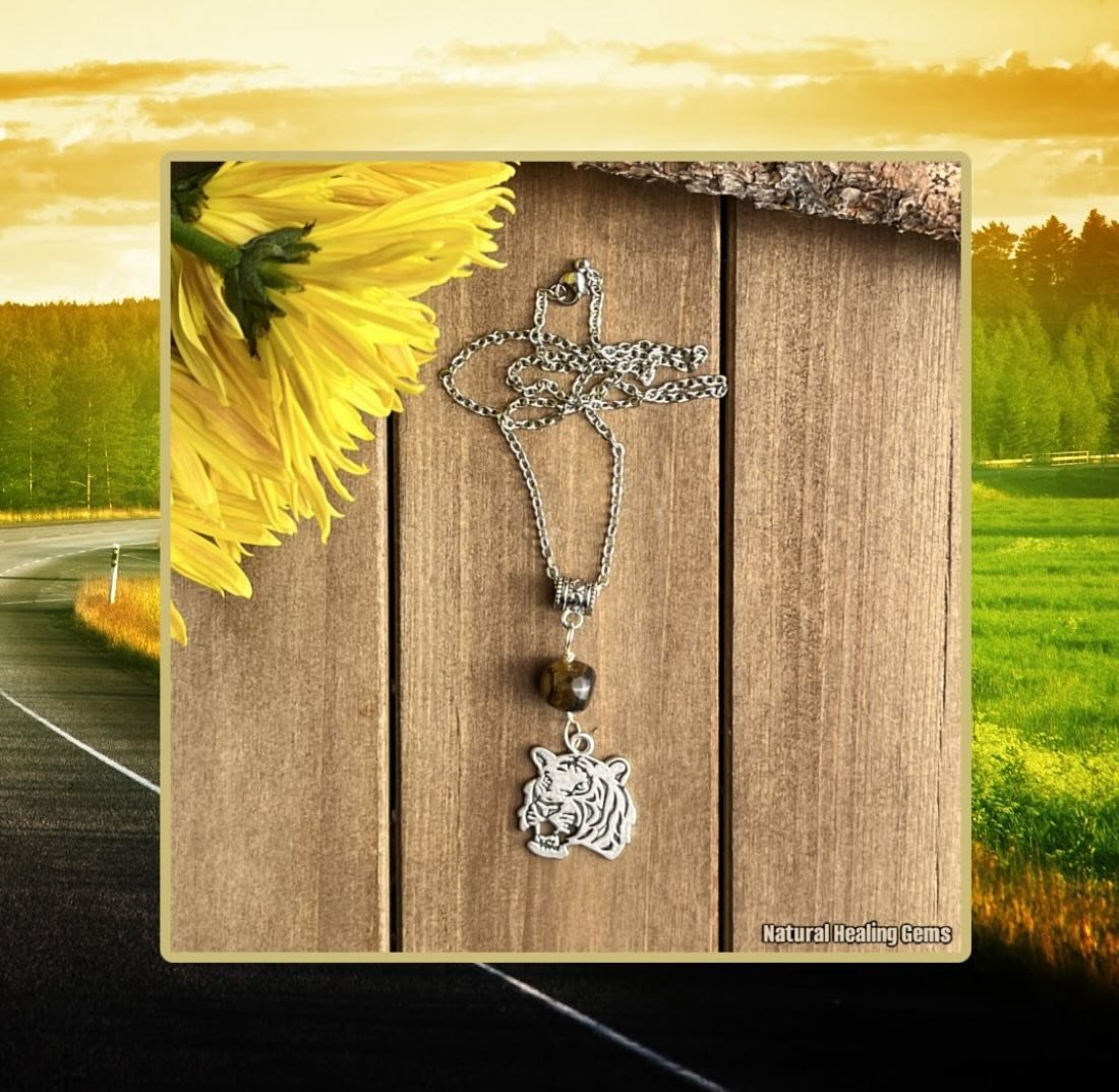 Tiger&rsquo;s Eye Tiger Pendant Necklace for Boldness, Luck, and Protection 🐅🍀🪬
#handmadejewelry #gemstonejewelry #tigereye #tigernecklace #naturalhealinggems