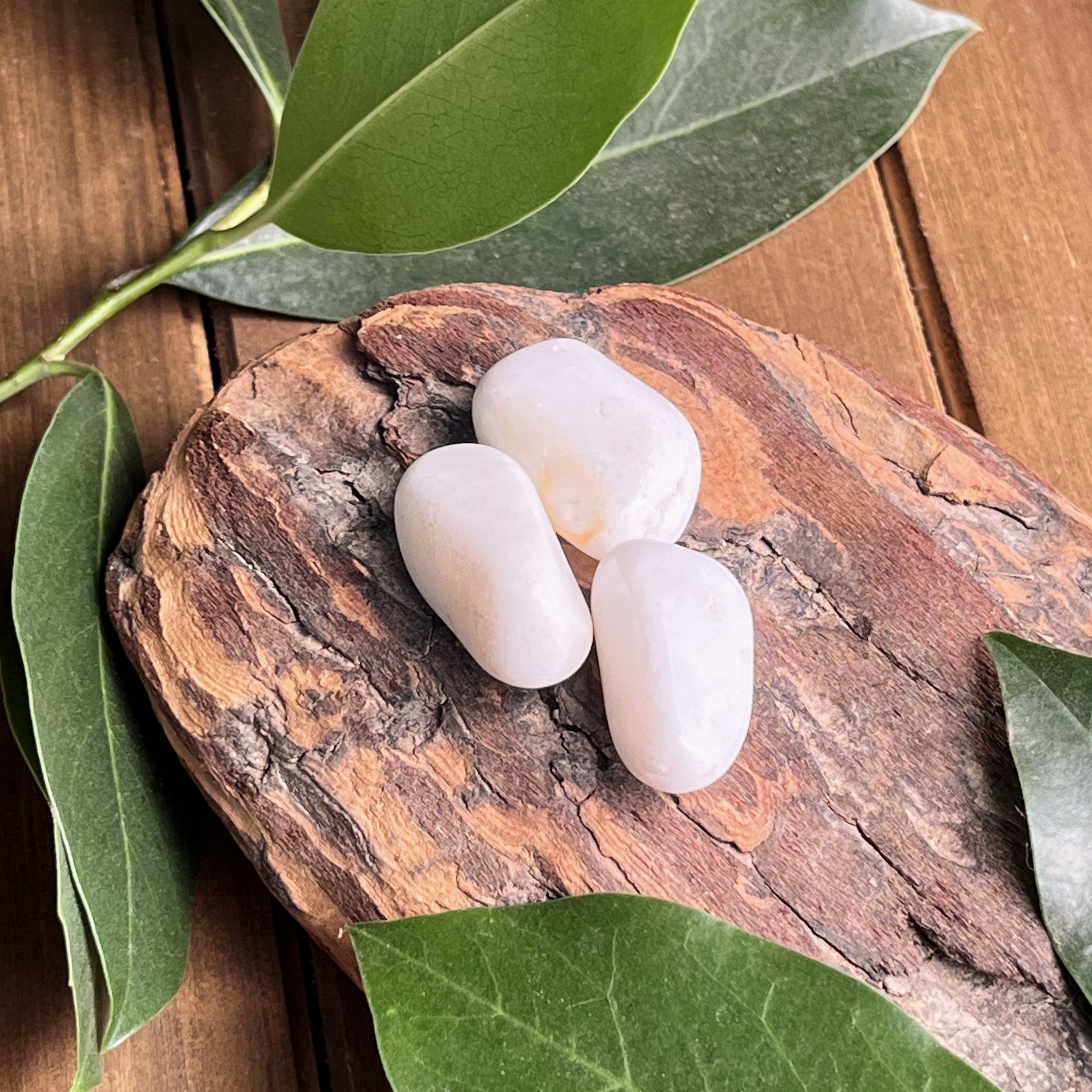 white jade healing gemstones