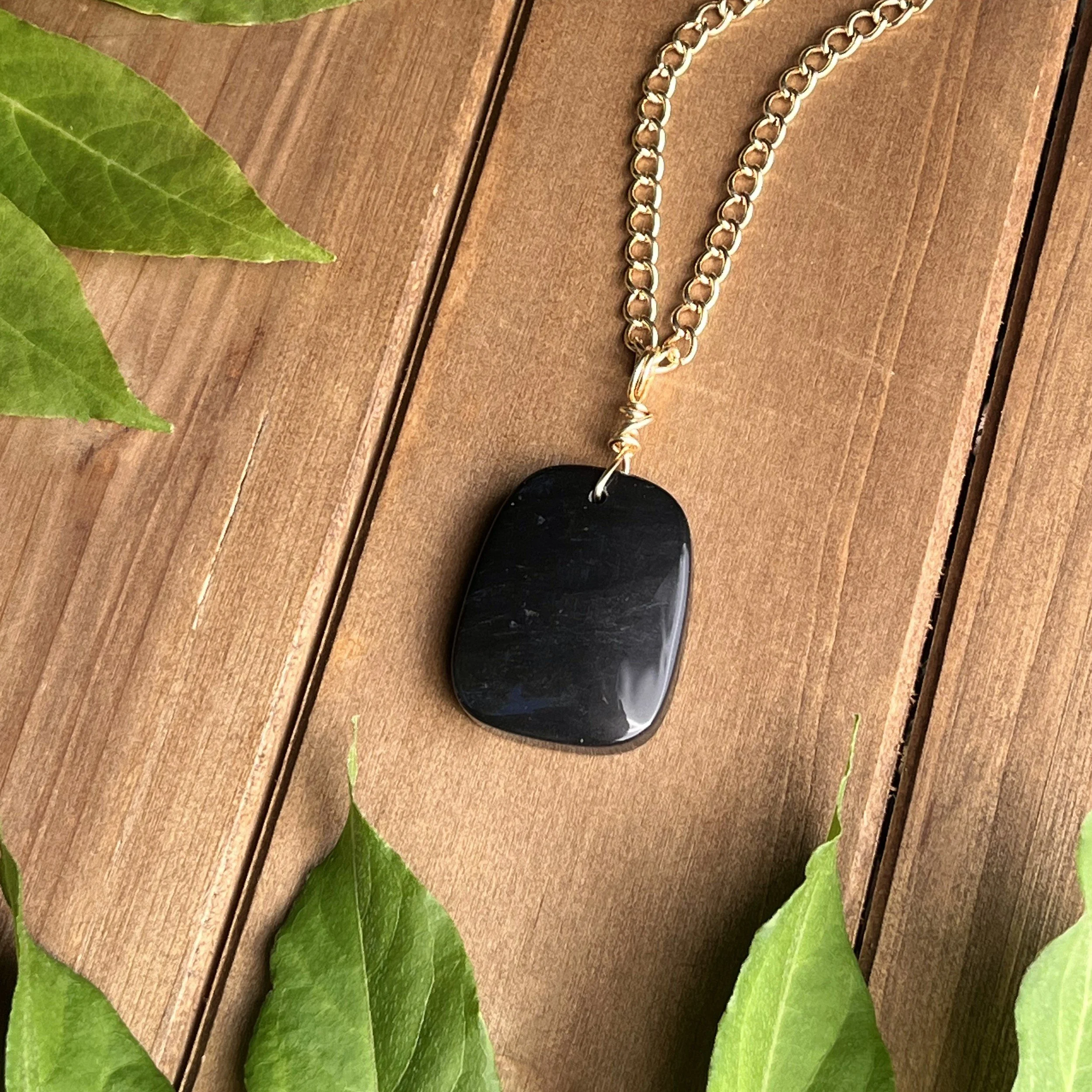 Black gemstone necklace for protection