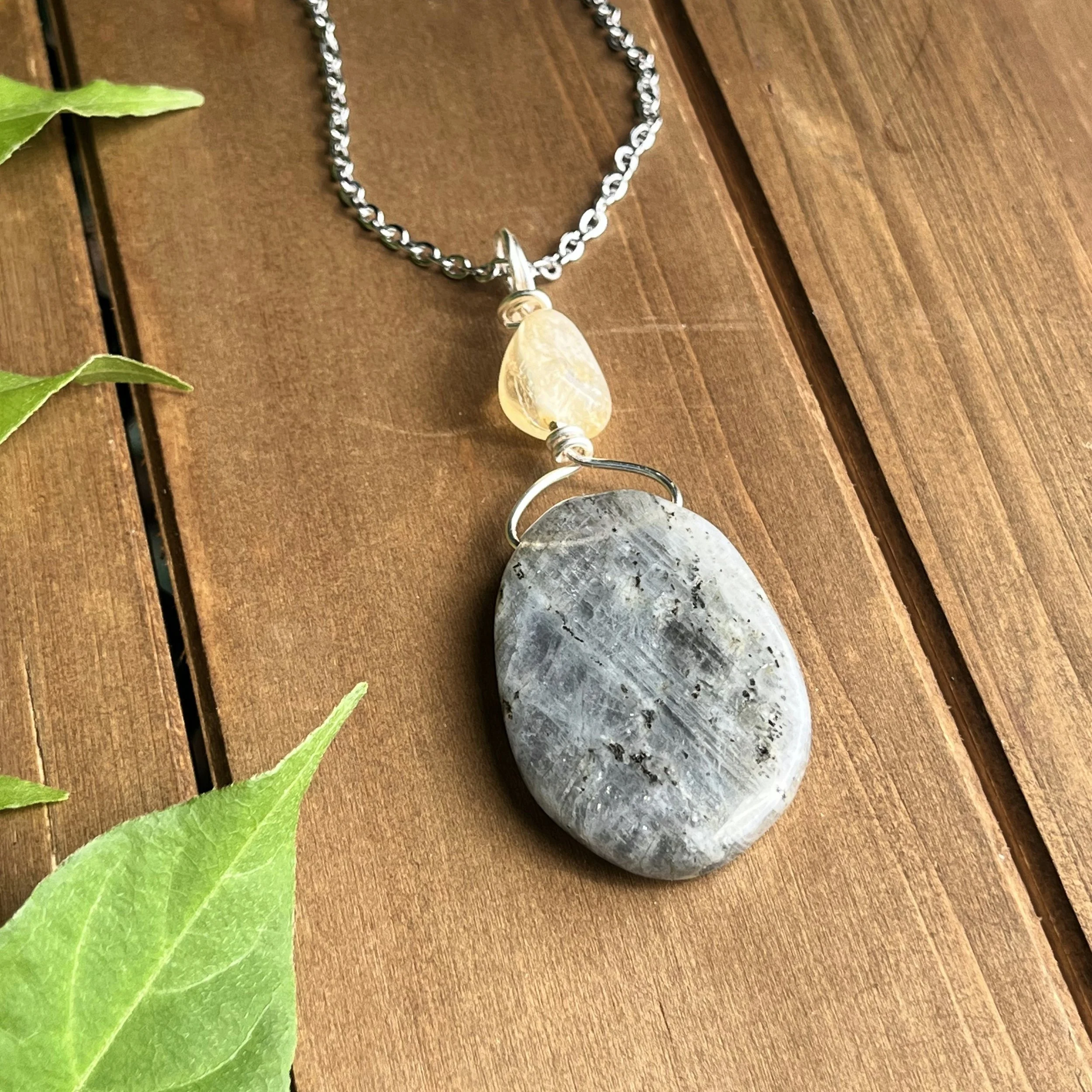 Labradorite necklace with Citrine