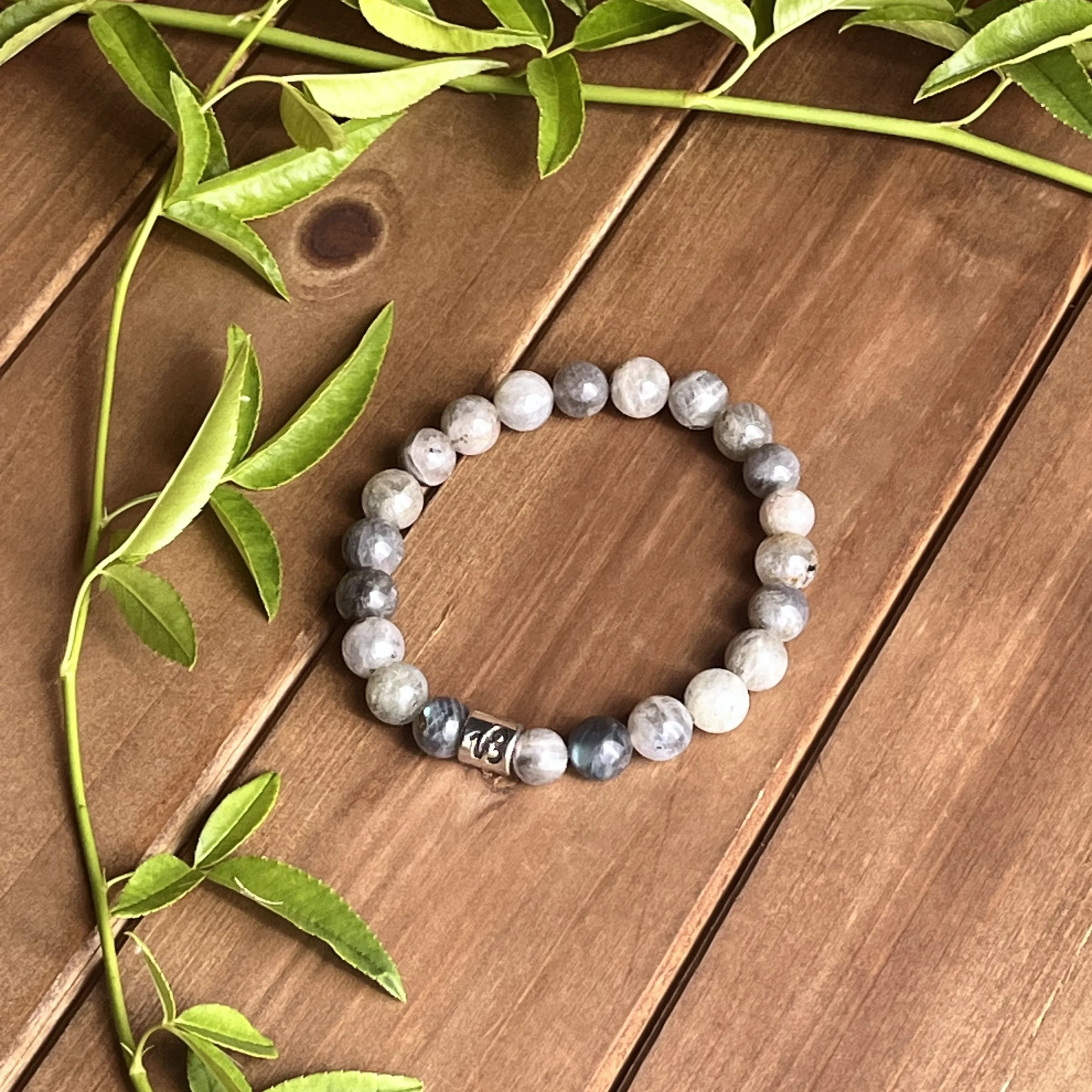 Capricorn gemstone bracelet for insight