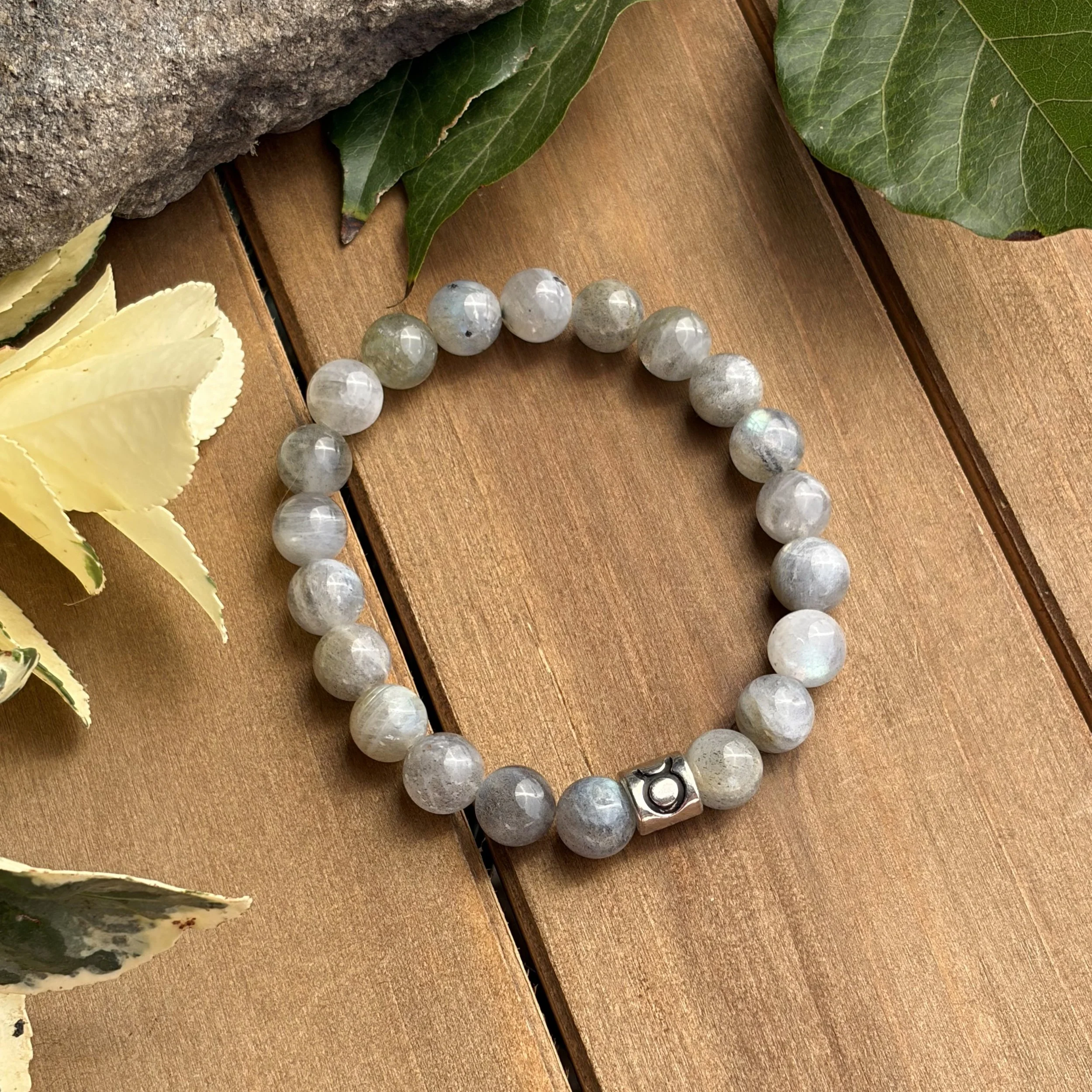 Labradorite bracelet for Taurus zodiac