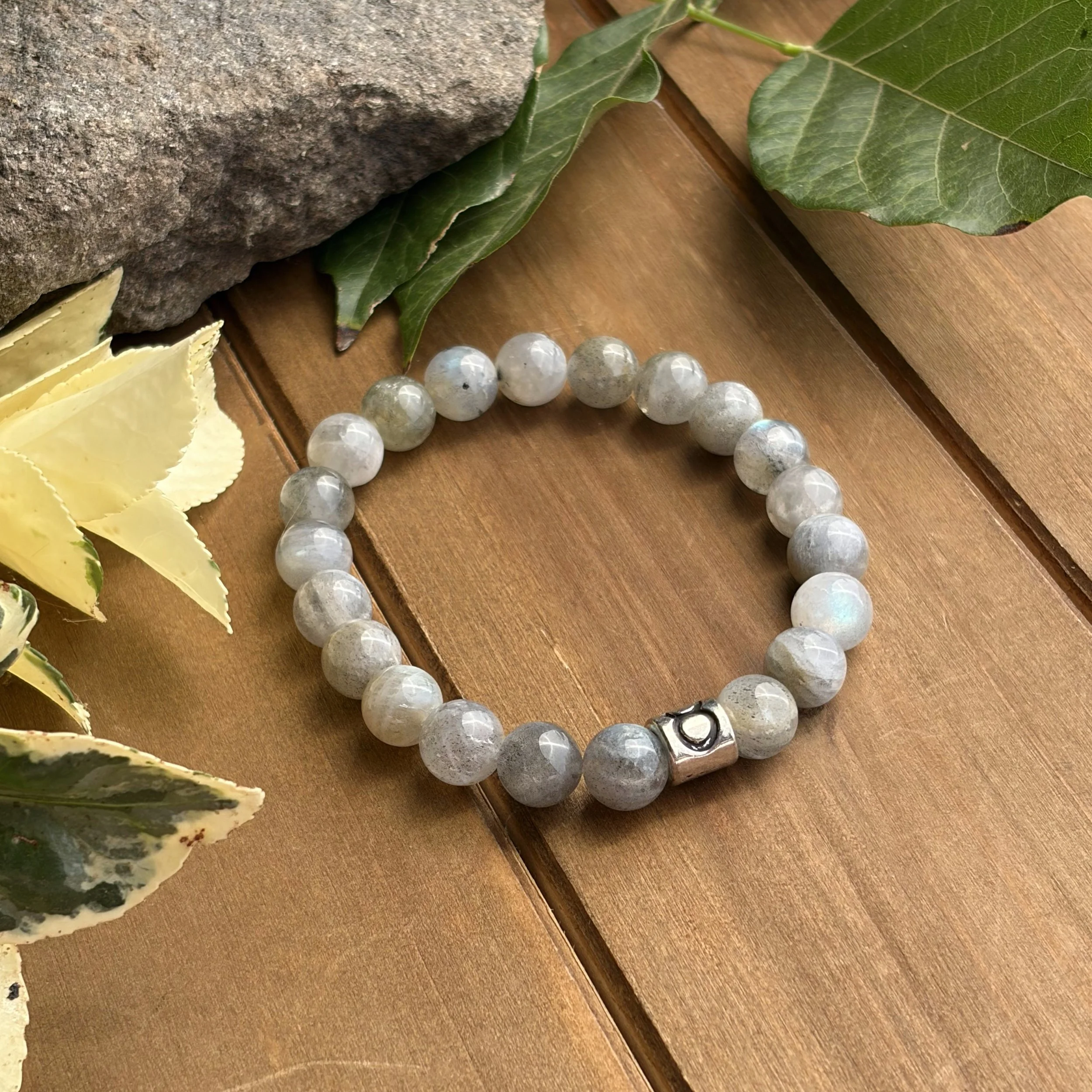 Taurus gemstone bracelet for intuition
