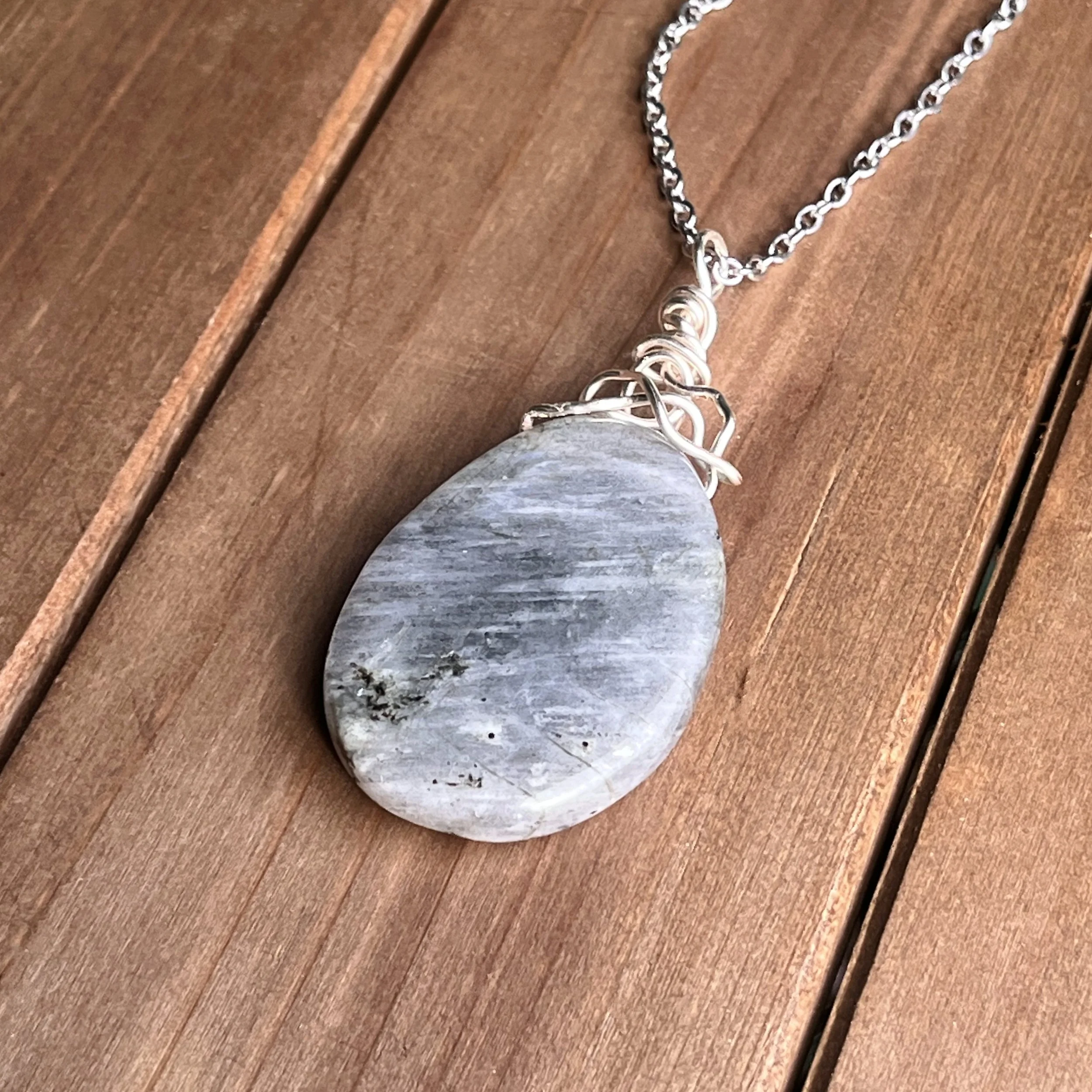 Labradorite necklace for insight and intuition