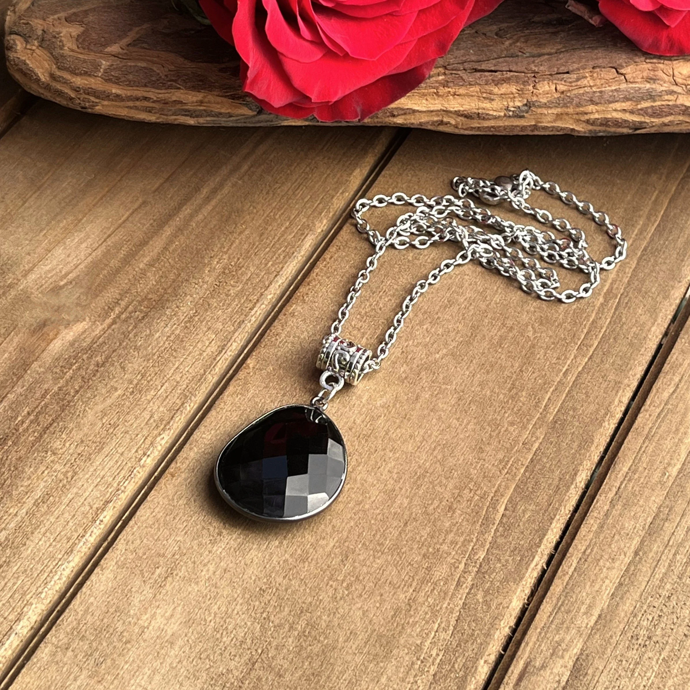 Onyx faceted necklace for healing