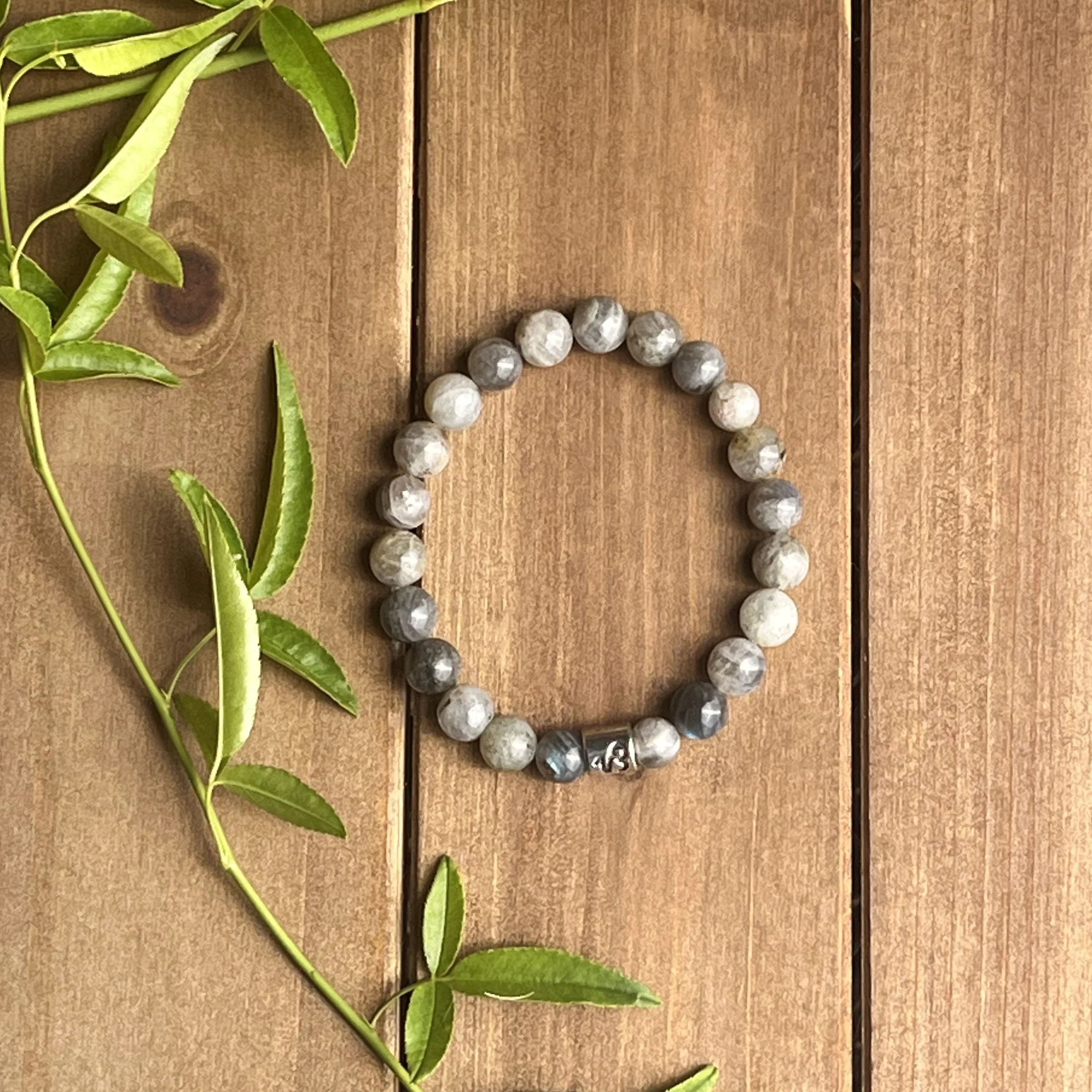 Labradorite bracelet for Capricorn zodiac