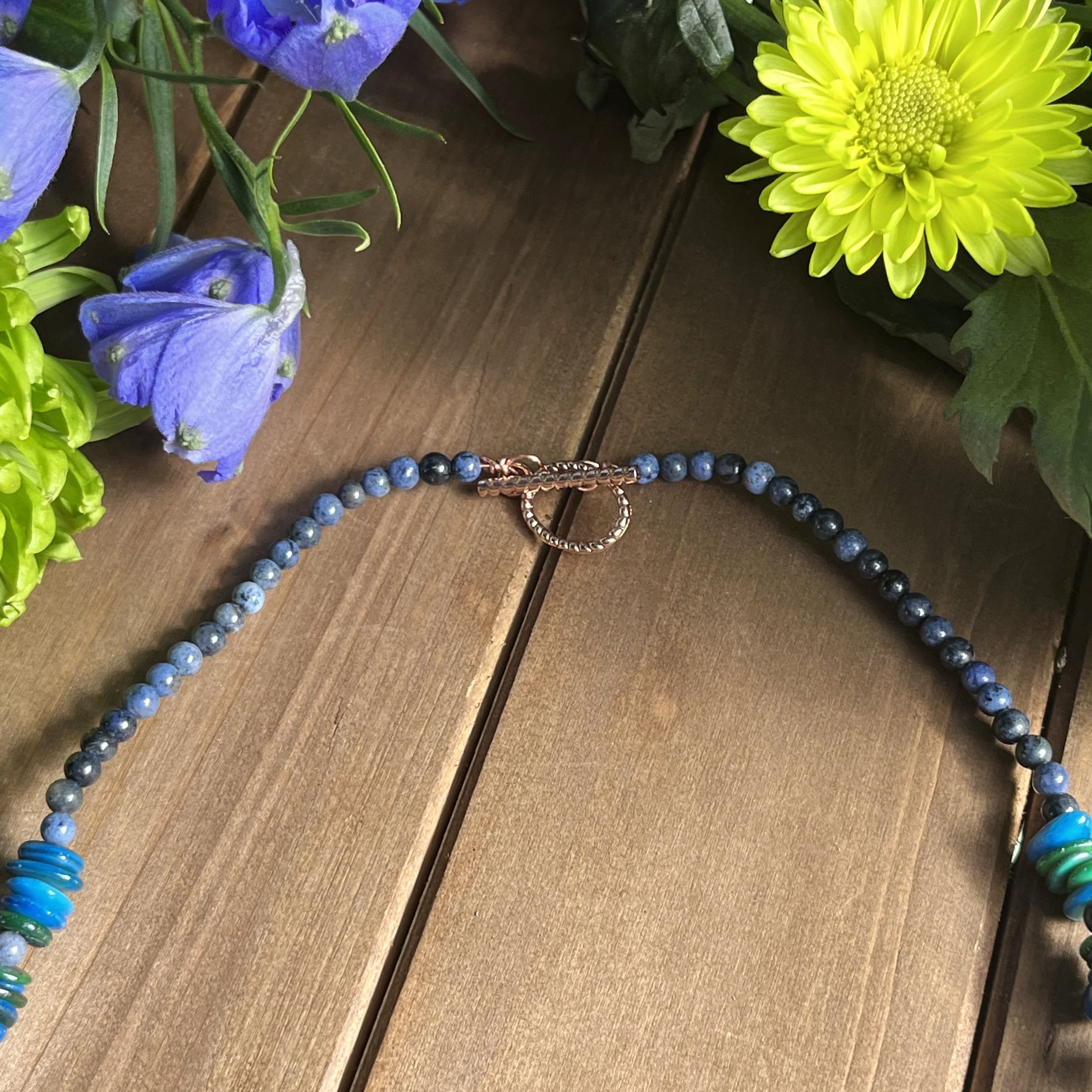 wire gemstone necklace with toggle
