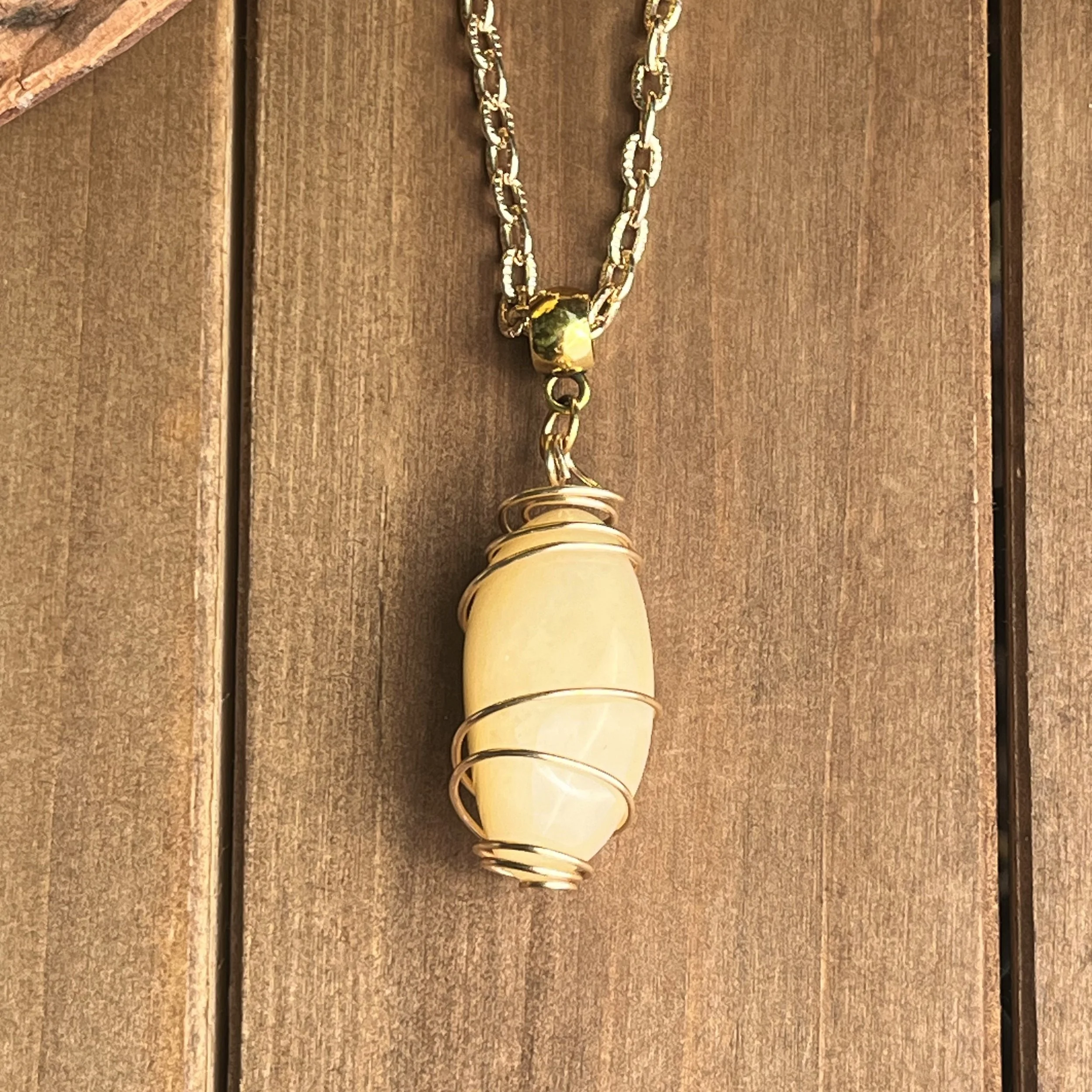 yellow crystal necklace