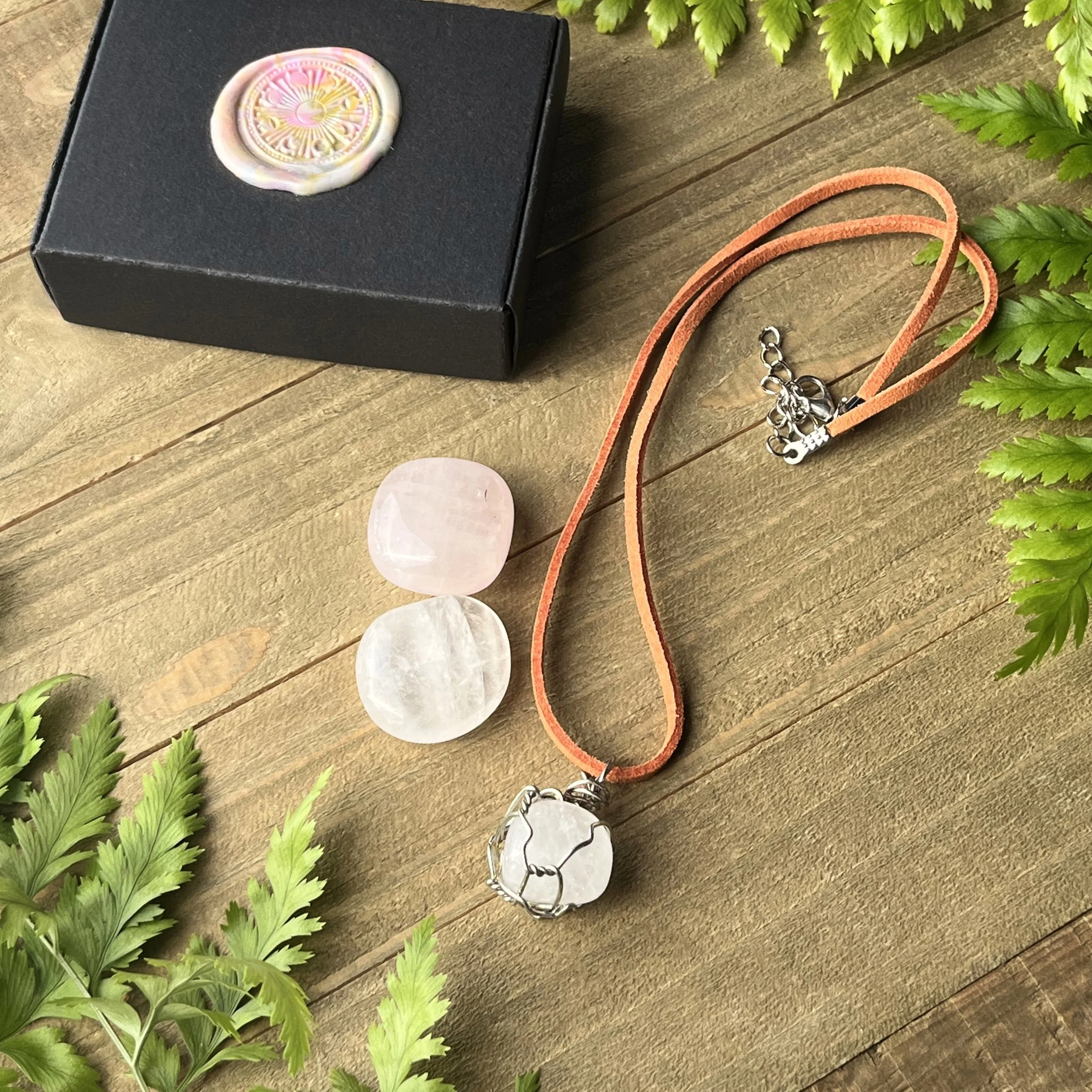 Quartz crystal for manifesting