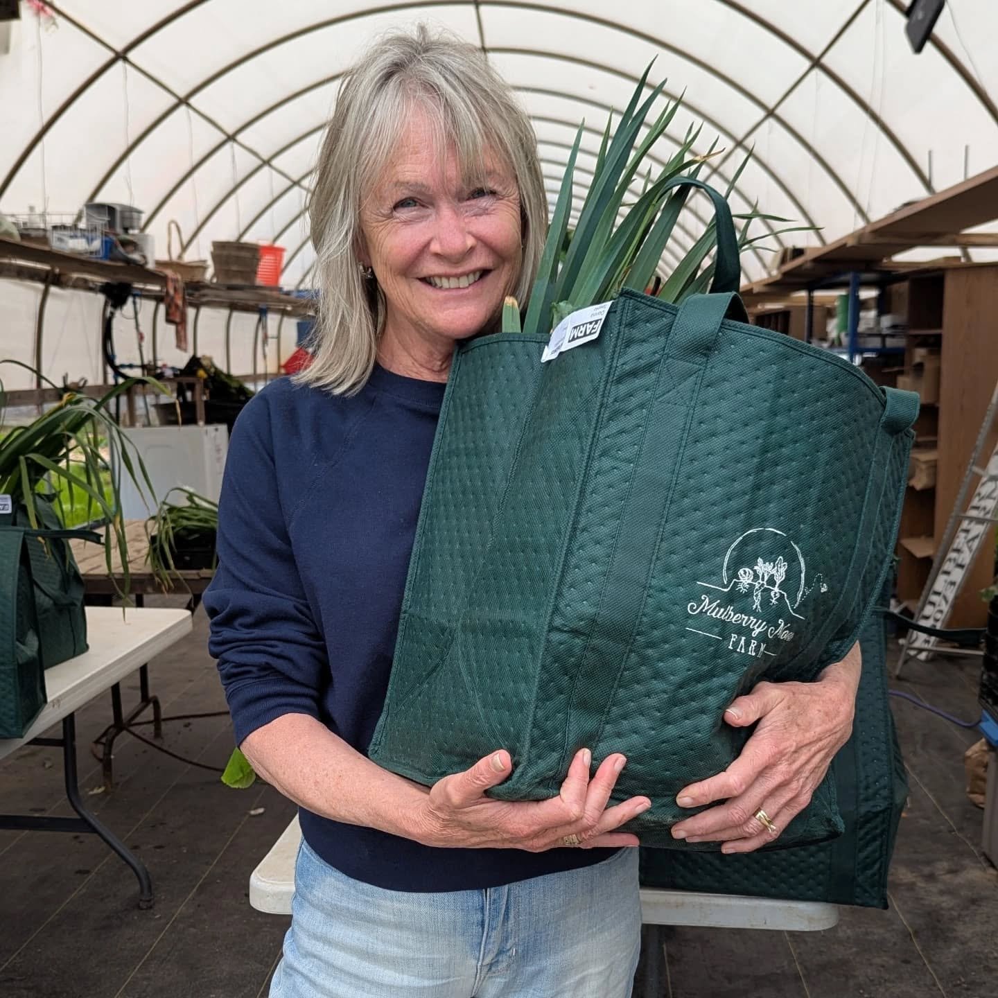 This week: happy Farm Share members returning again for the first week of our 7th season of veggie boxes 😍, a successful harvest/wash/pack with a great crew, beautiful produce, fields planted, baby robins, veggie drop offs to @juicyfruitorchards @pu