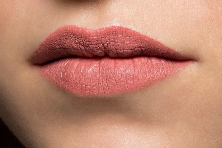 How To Use Dry Matte Lipstick