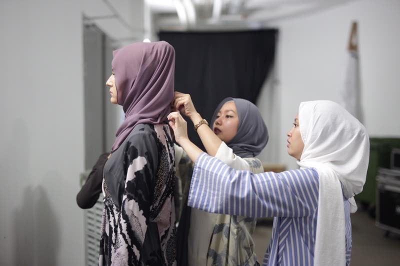 Hijab styling models backstage