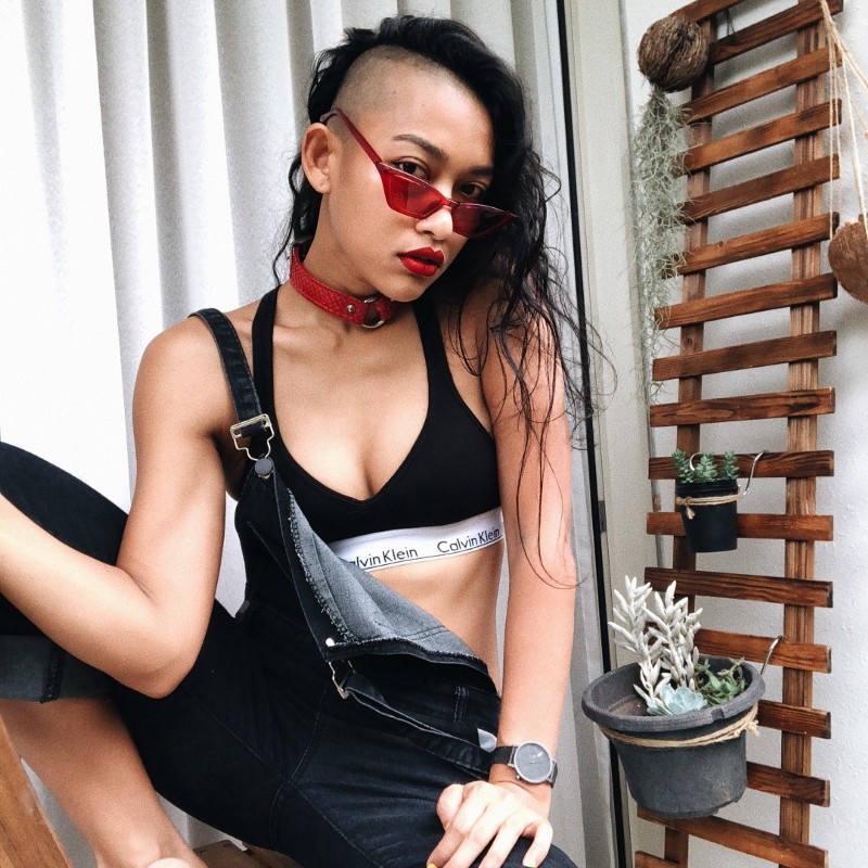  Equal amounts of spunk and edge, @ skinnykatwoman shows us how to own your look