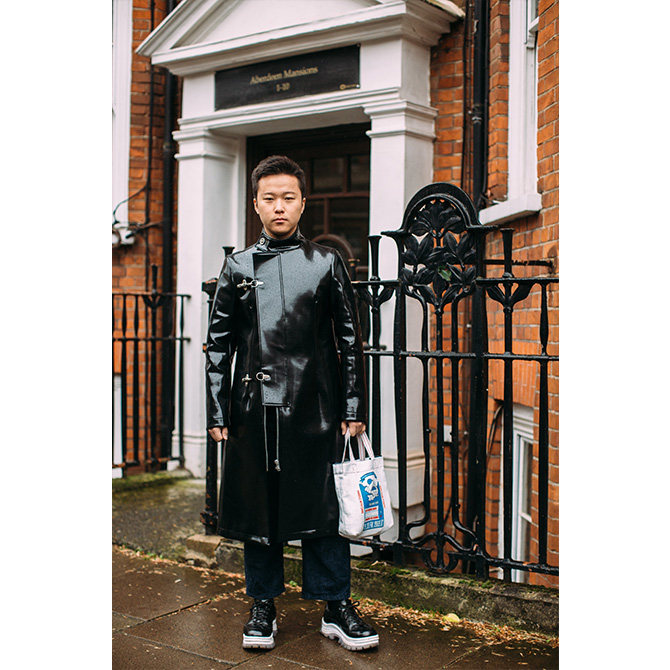 Louis Vuitton AW19 show puffer jacket  Fashion photography, Futuristic  fashion, Street style
