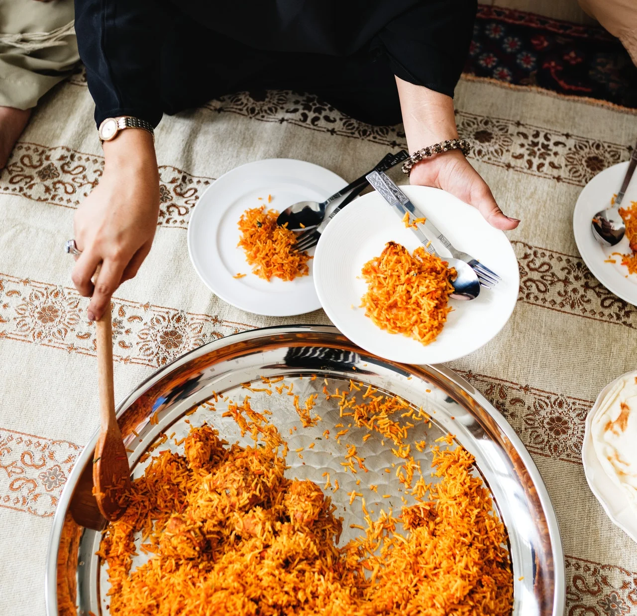 arabic-carpet-cuisine-1253532.jpg