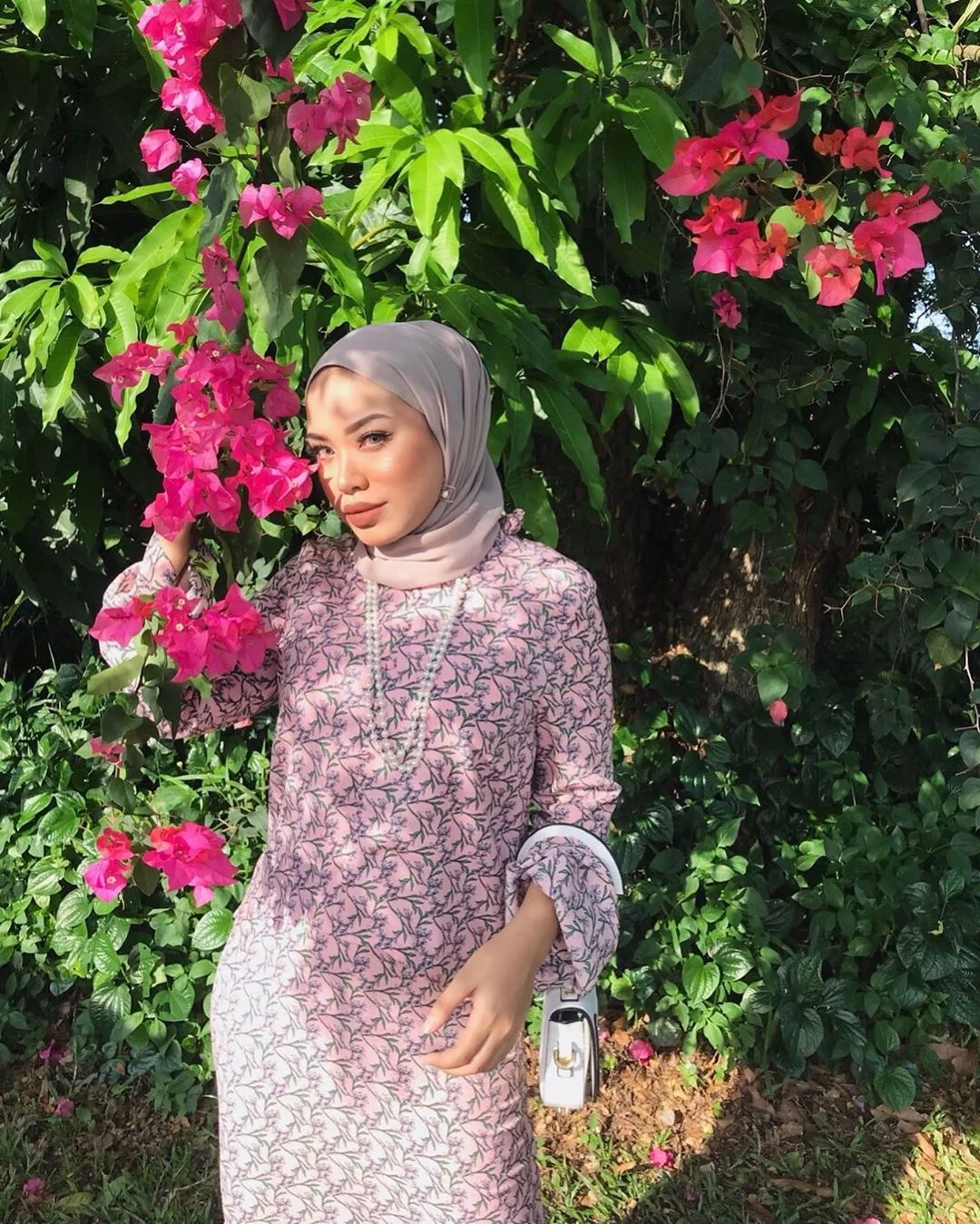 @mimyy_aauni donning Buttoned Frill Sleeves Top Kurung Set