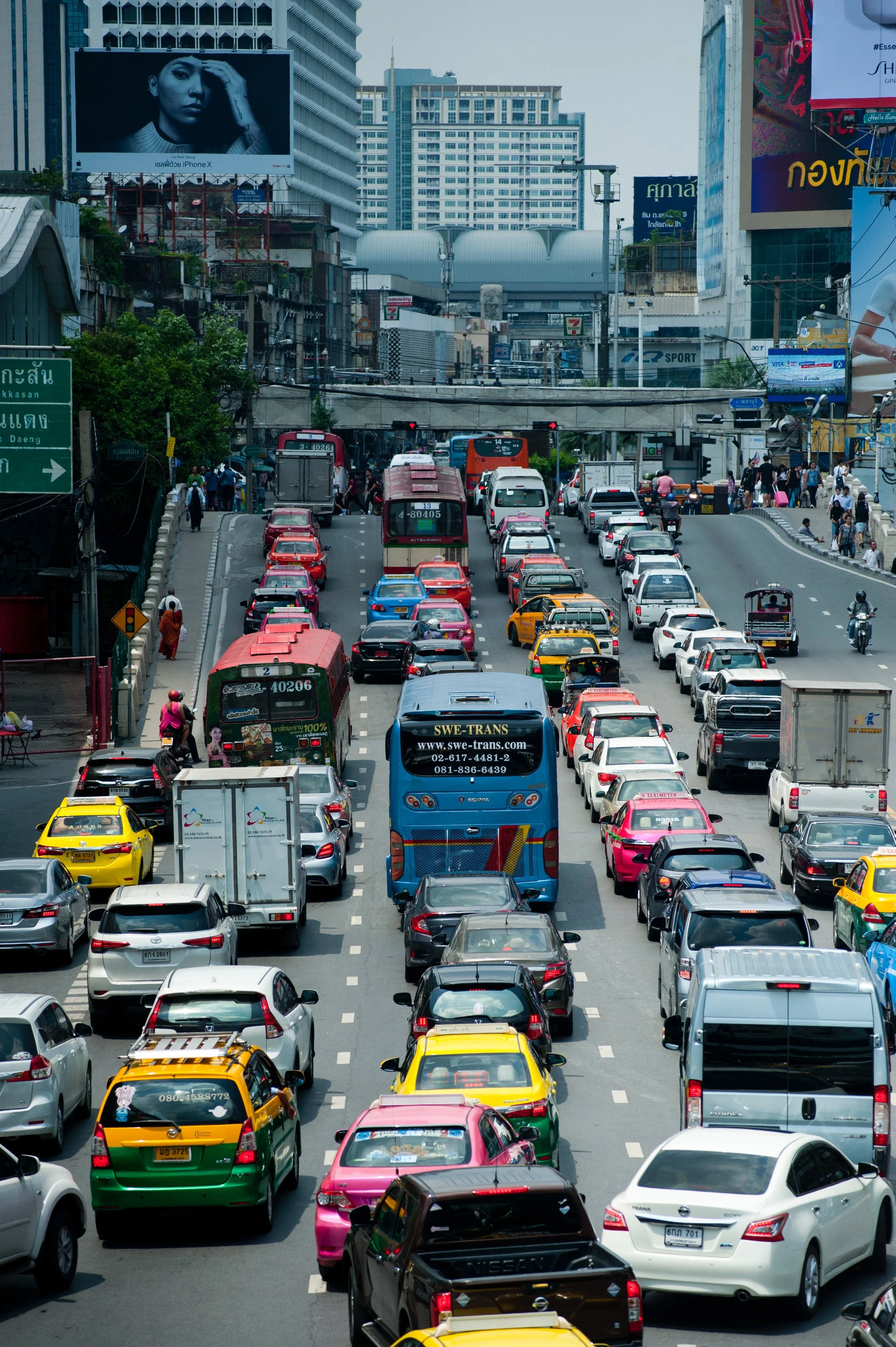 action-bangkok-cars-1031698.jpg