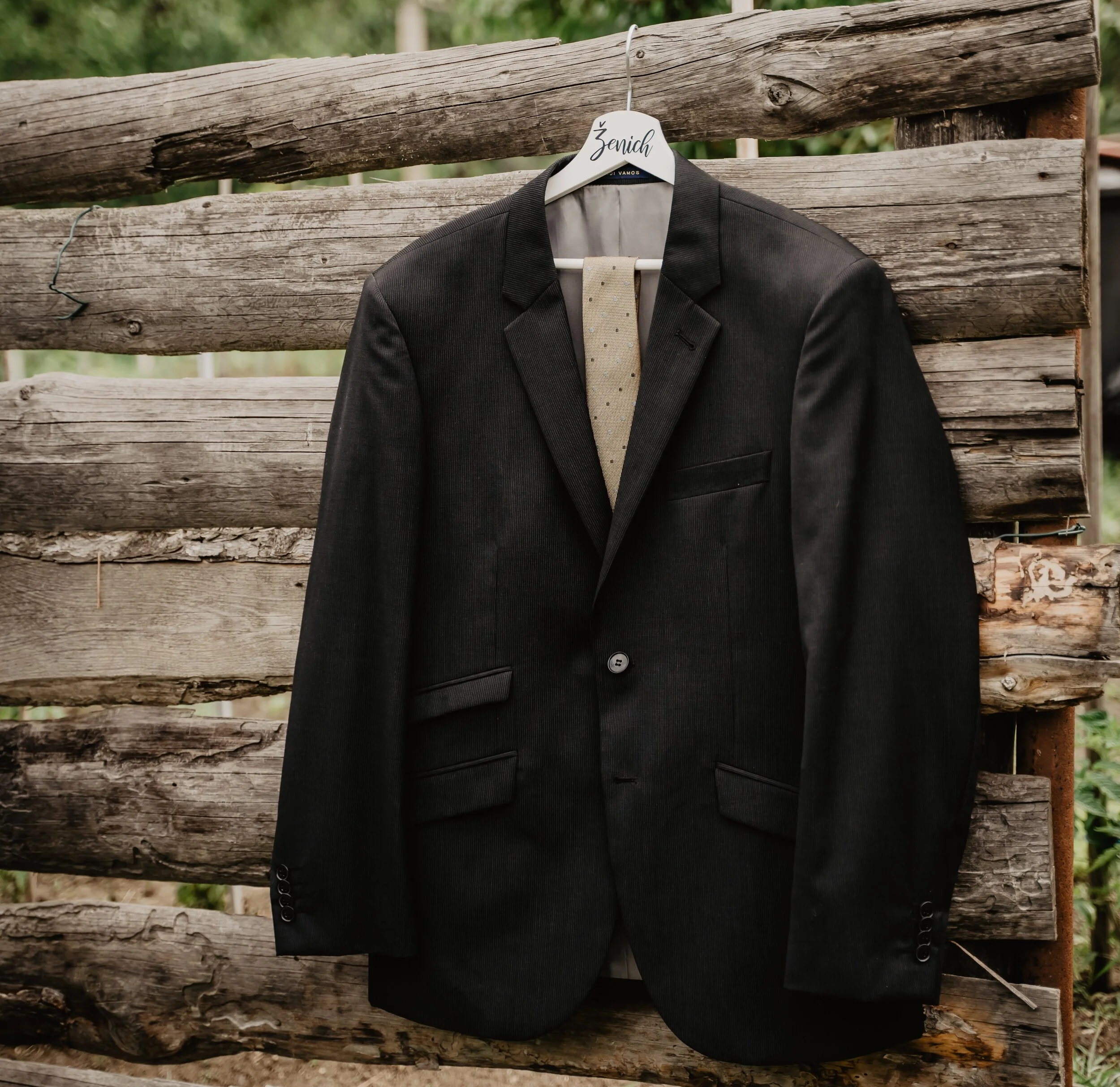 difference between suit and coat