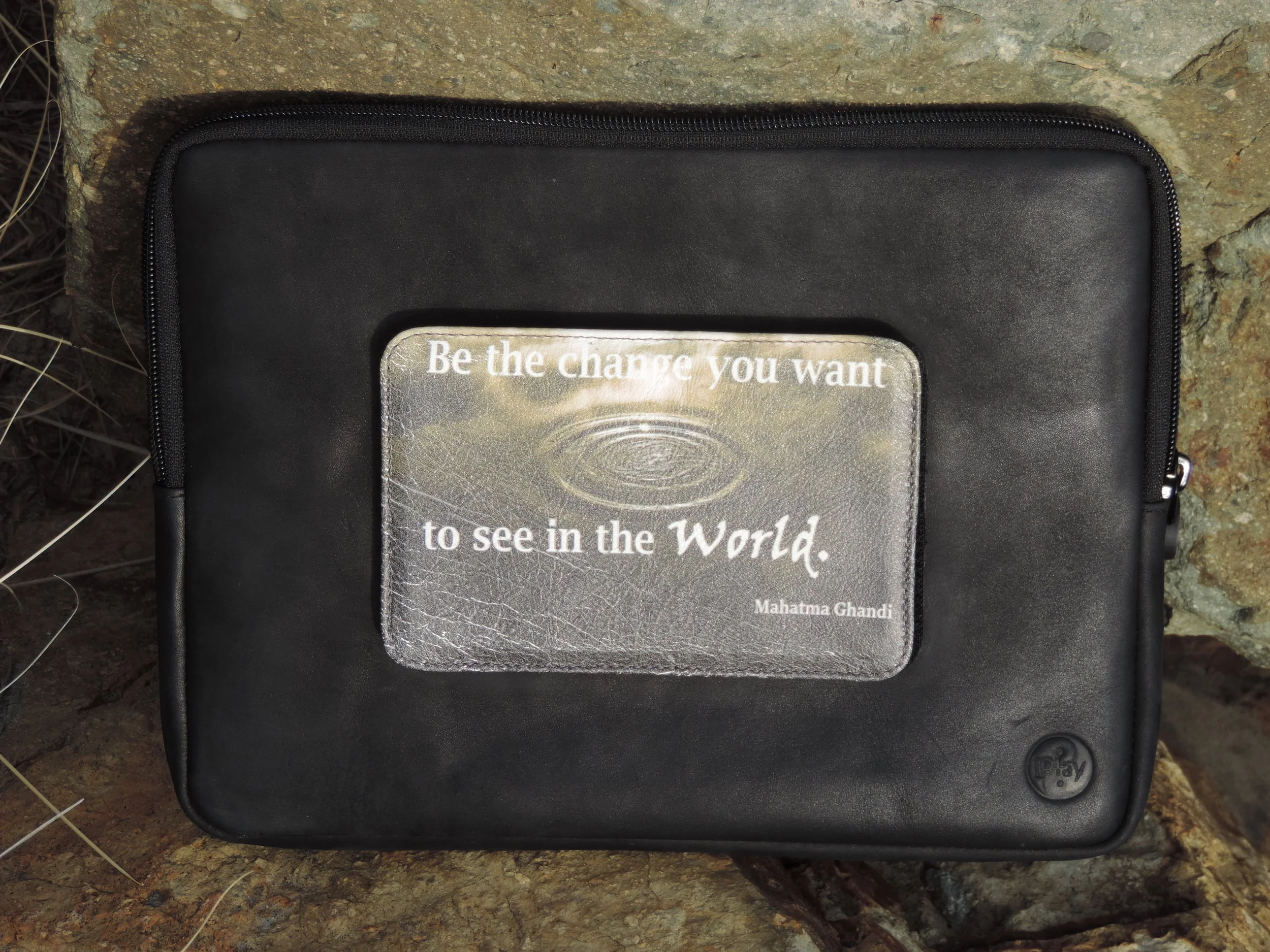 11iniPadLBlkSilky-Be the ChangeBW.JPG