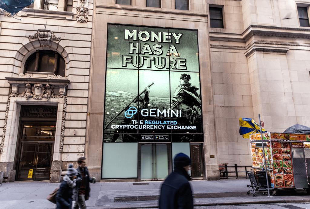 Gemini-Crypto-New-York-Stock-Exchange-Ad-Giant-Propeller-1024x689.png