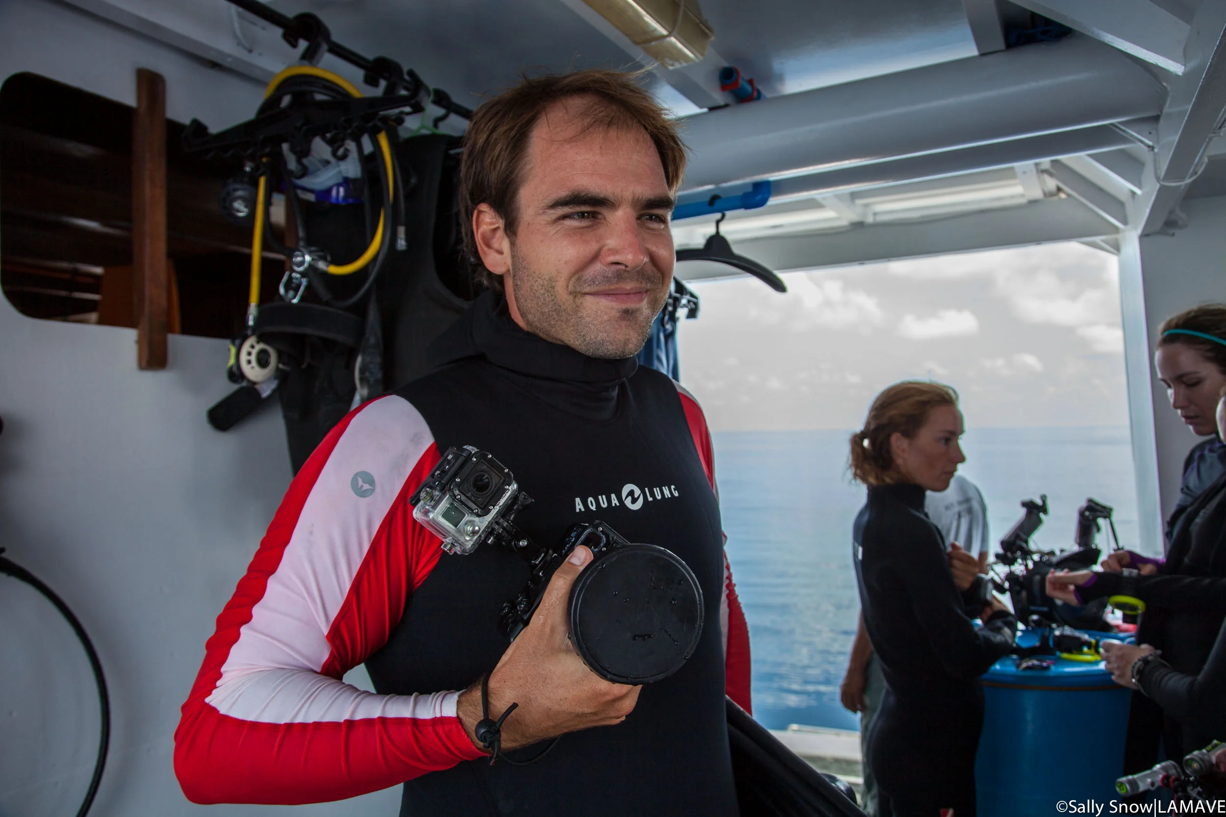 Gonzalo Araujo Executive Director Originally from Argentina, Gonzo pursued his studies in the UK, initially with a lab-based degree in biotechnology (BSc Hons), and then a spreadsheet-based MSc. Today he oversees LAMAVEs strategy on the conservation of whale sharks and turtles. He and the team are using a combination of minimally-invasive techniques (e.g. photo-ID, focal follows) and new technologies (e.g. 3D tags) to understand habitat use and distribution of these endangered species. He works closely with project leaders to achieve conservation outputs. Gonzo is a Kinship Fellow. MSc. Management Science & Operational Research, University of Warwick, UK BSc. Biotechnology (Hons.), University of Nottingham, UK