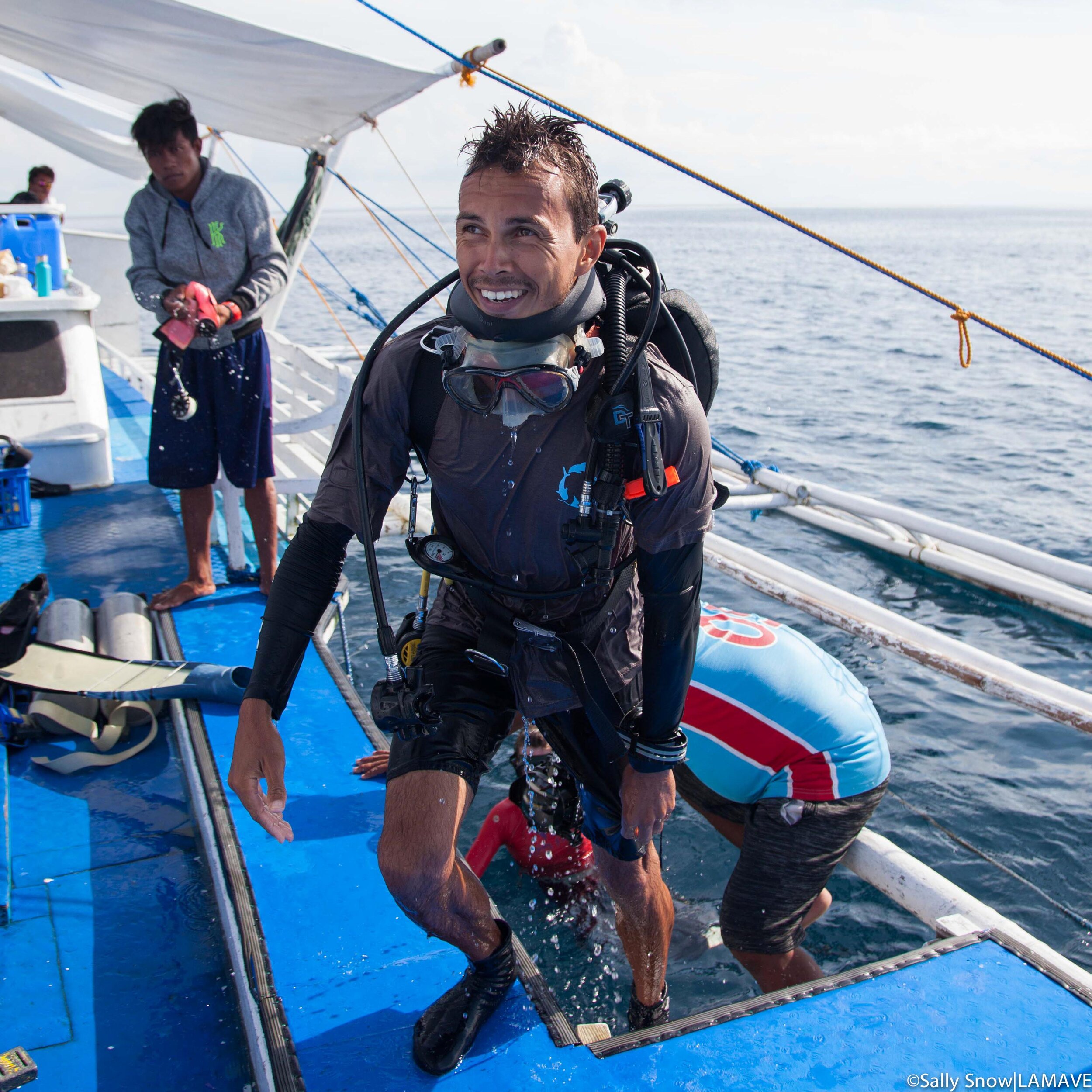 lamave researcher diver emerges from a manta dive  (Copy) (Copy)