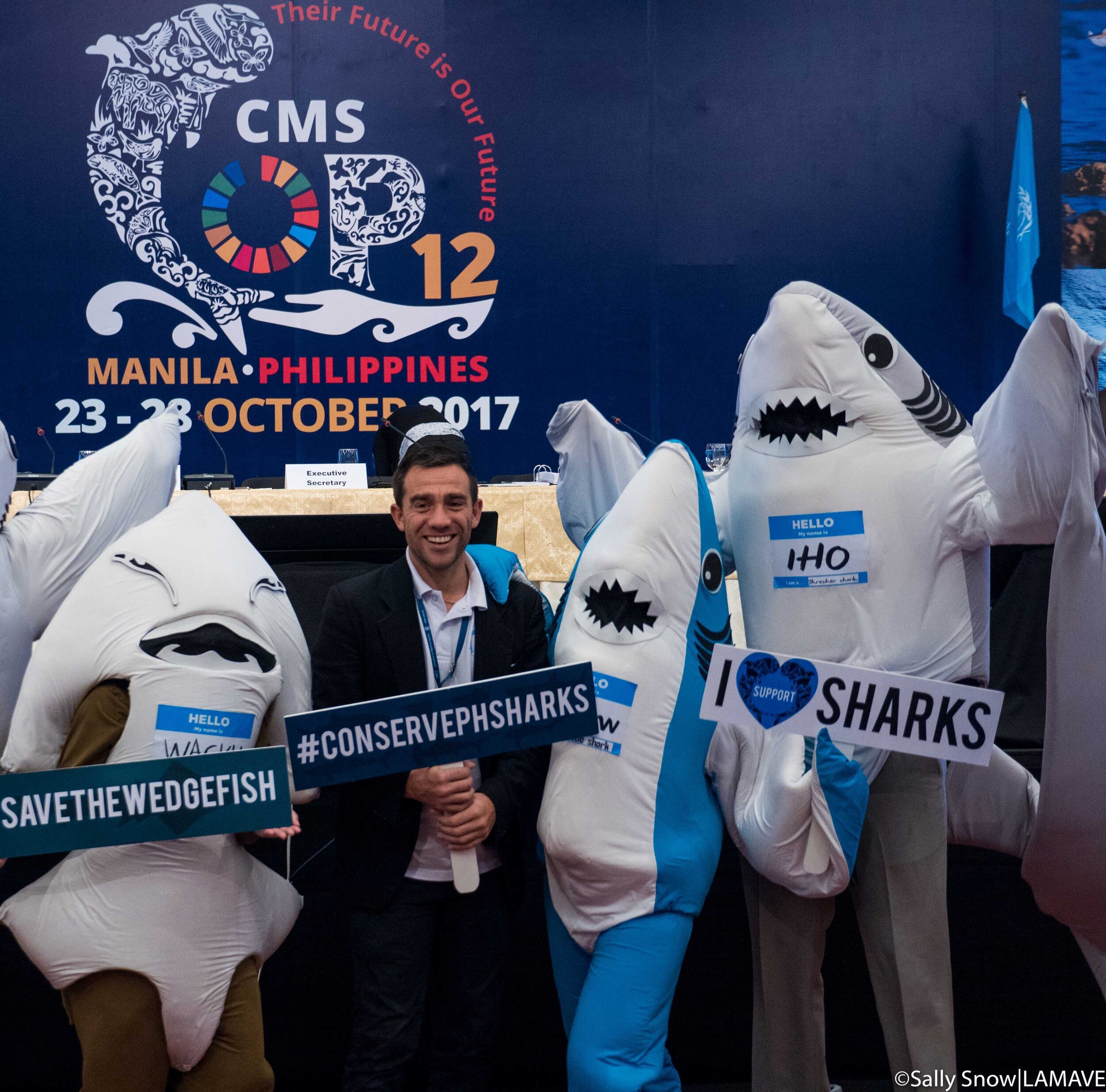 alessandro ponzo from lamave supporting sharks at cms manila