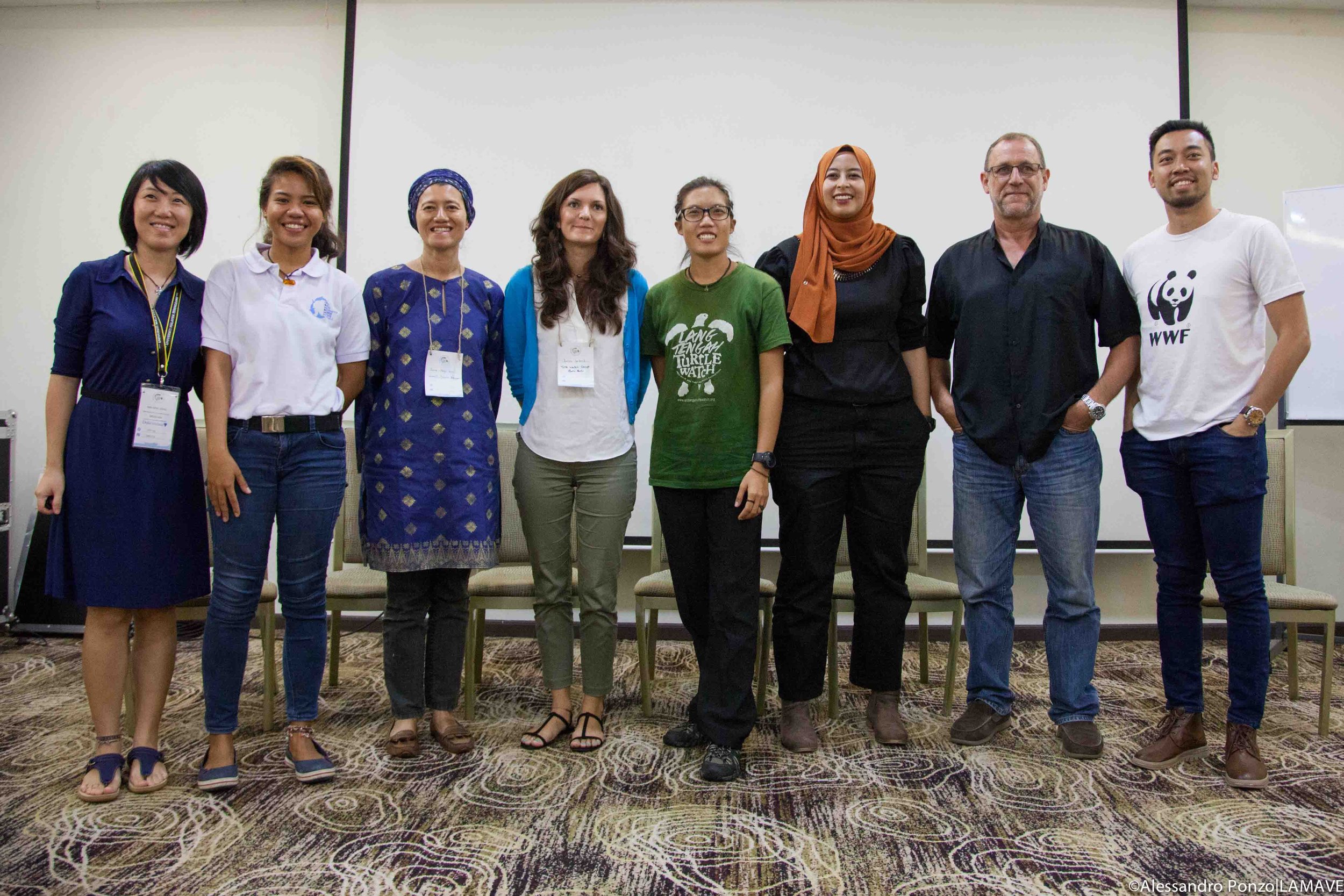  Sue (second to left) with participants of the turtle consrvation session in IMCC5. 
