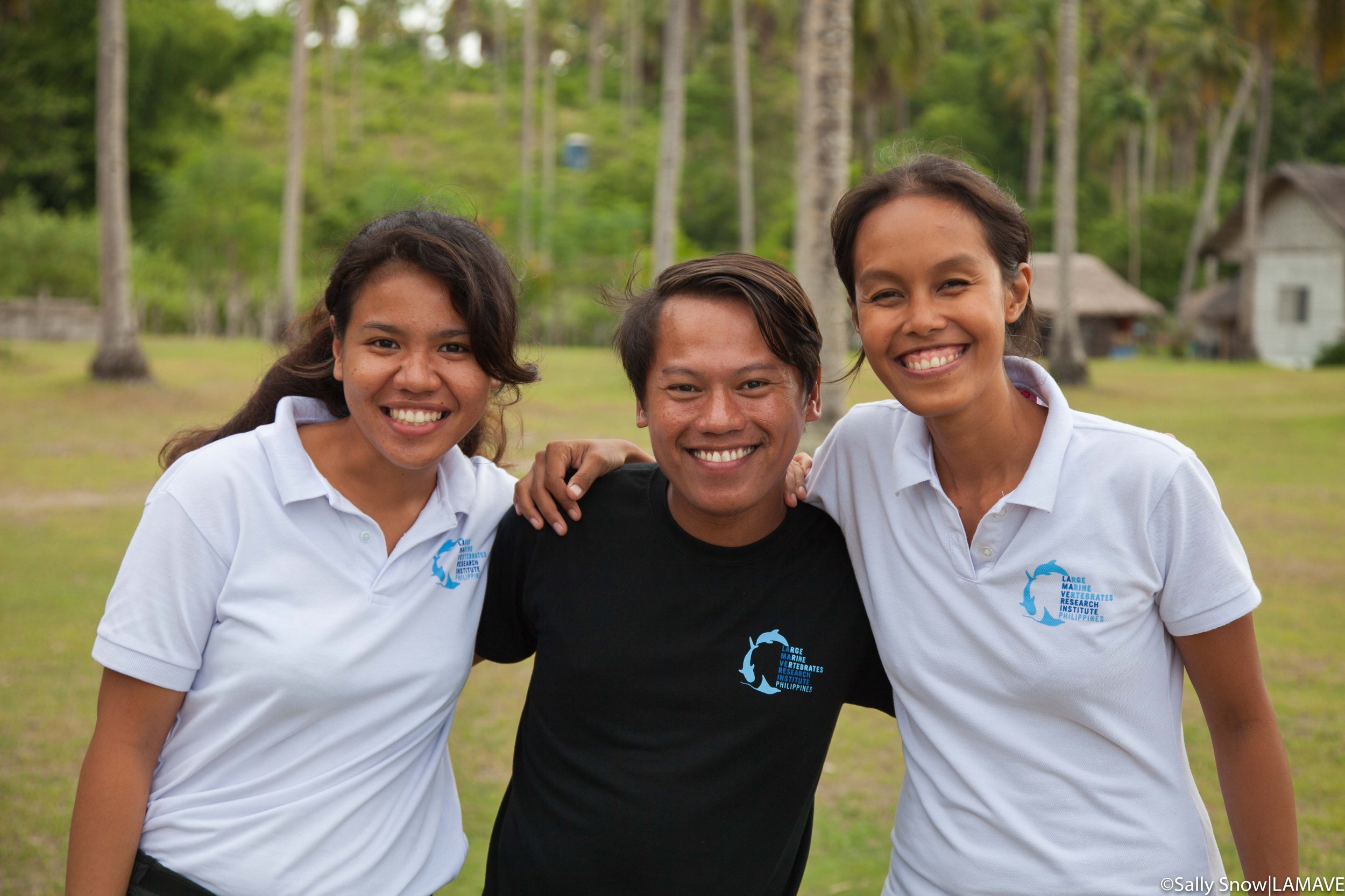  Sue (left) with Jemar and Jess, the Rapid bycatch Assessment team in 2019.  
