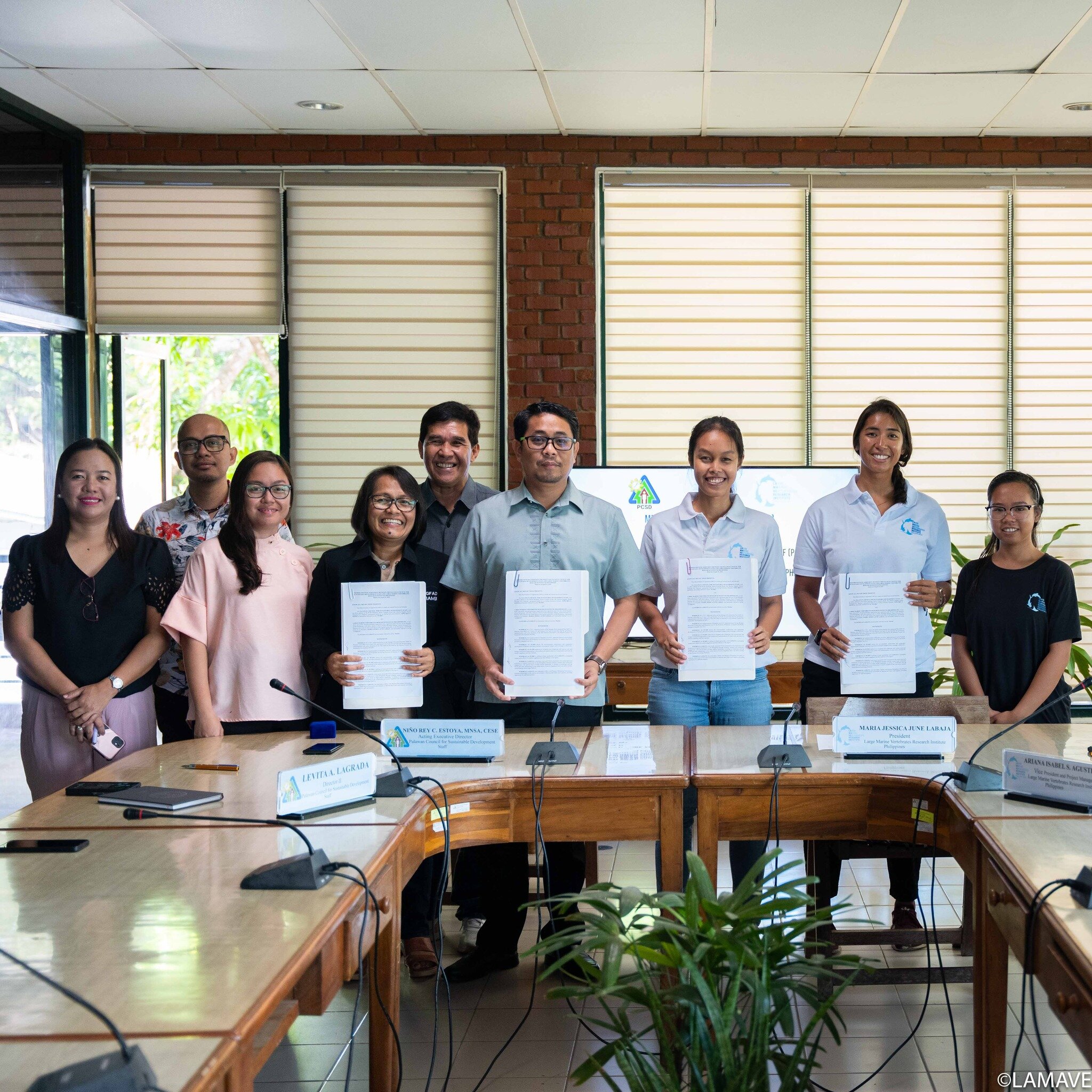 LAMAVE signs a memorandum of agreement (MOA) with the Palawan Council for Sustainable Development Staff to implement the PCSDS-LAMAVE Collaborative Project to Enhance Marine Megafauna Knowledge and Conservation in Palawan and Southeast Asia. 

This p